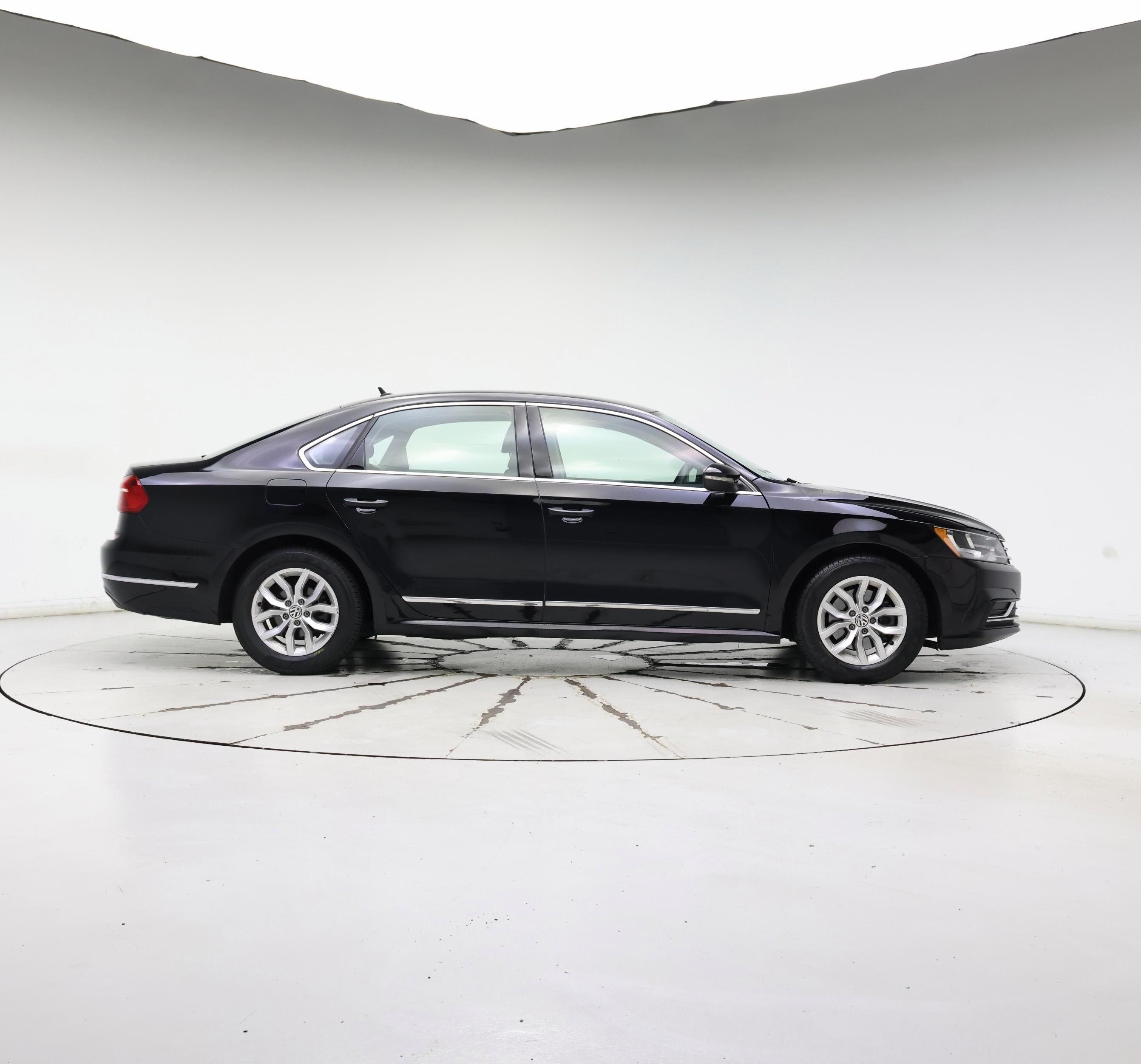 Thumbnail: 2016 Volkswagen Passat - 7