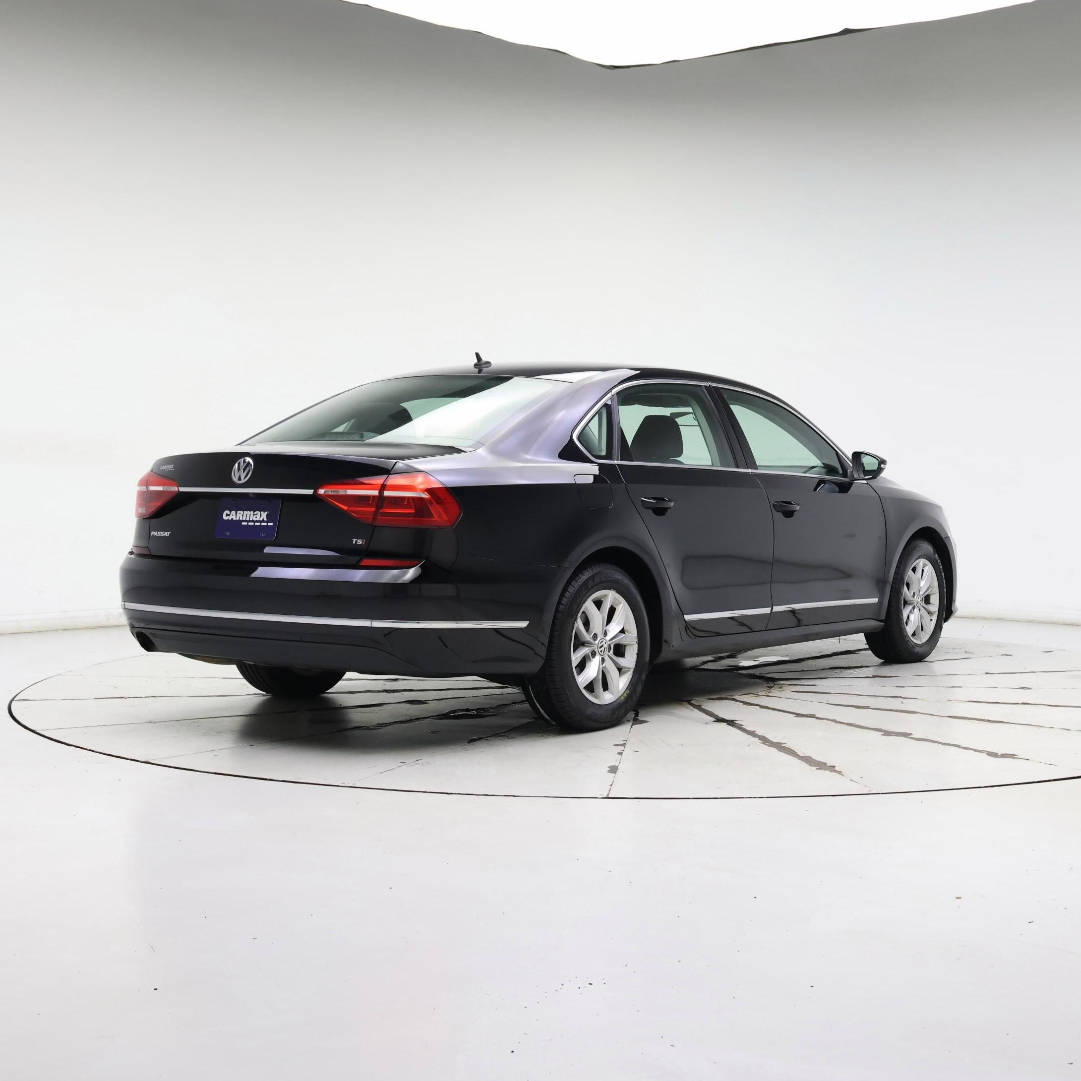 Thumbnail: 2016 Volkswagen Passat - 8