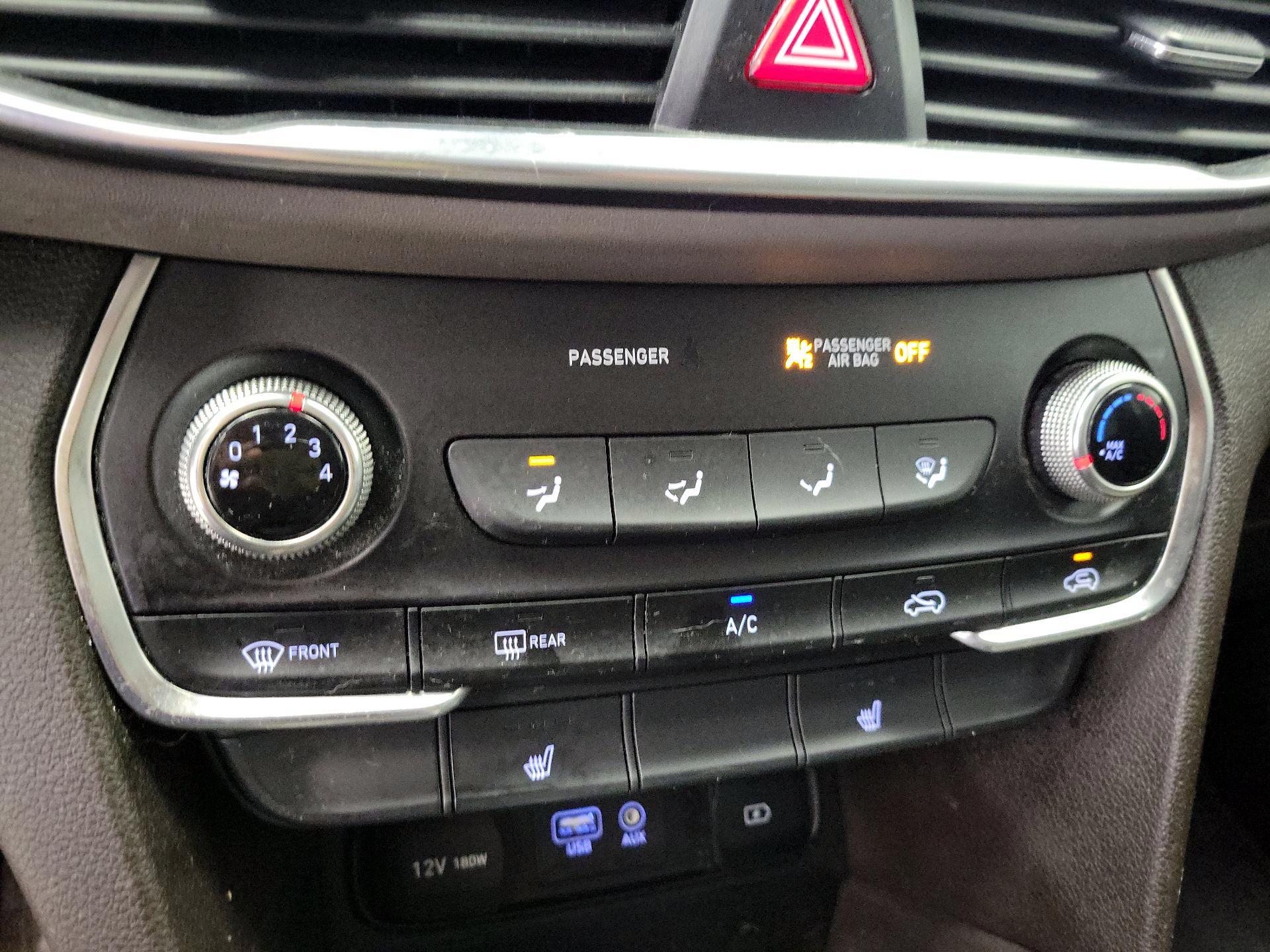 Thumbnail: 2019 Hyundai Santa Fe - 16
