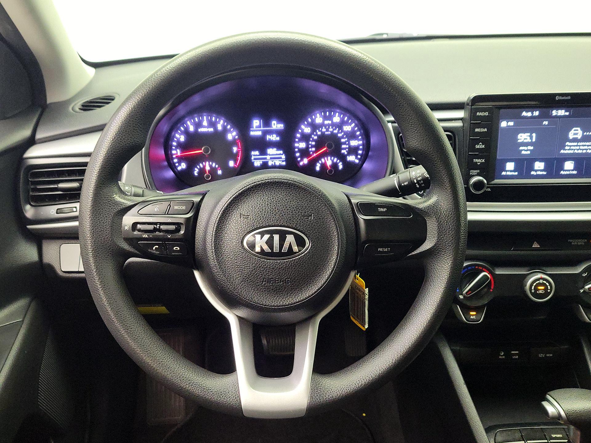 Thumbnail: 2020 Kia Rio - 10