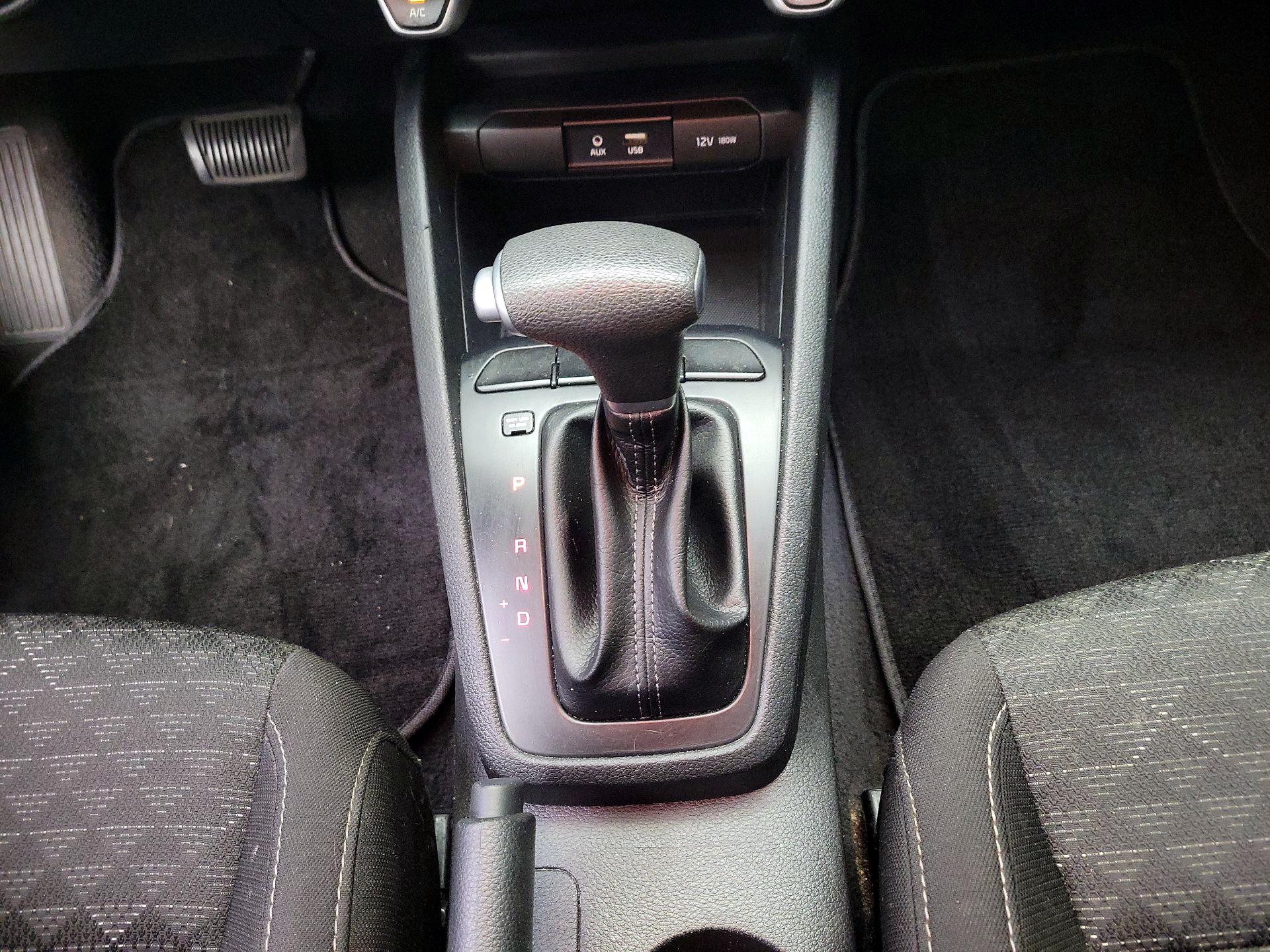 Thumbnail: 2020 Kia Rio - 17