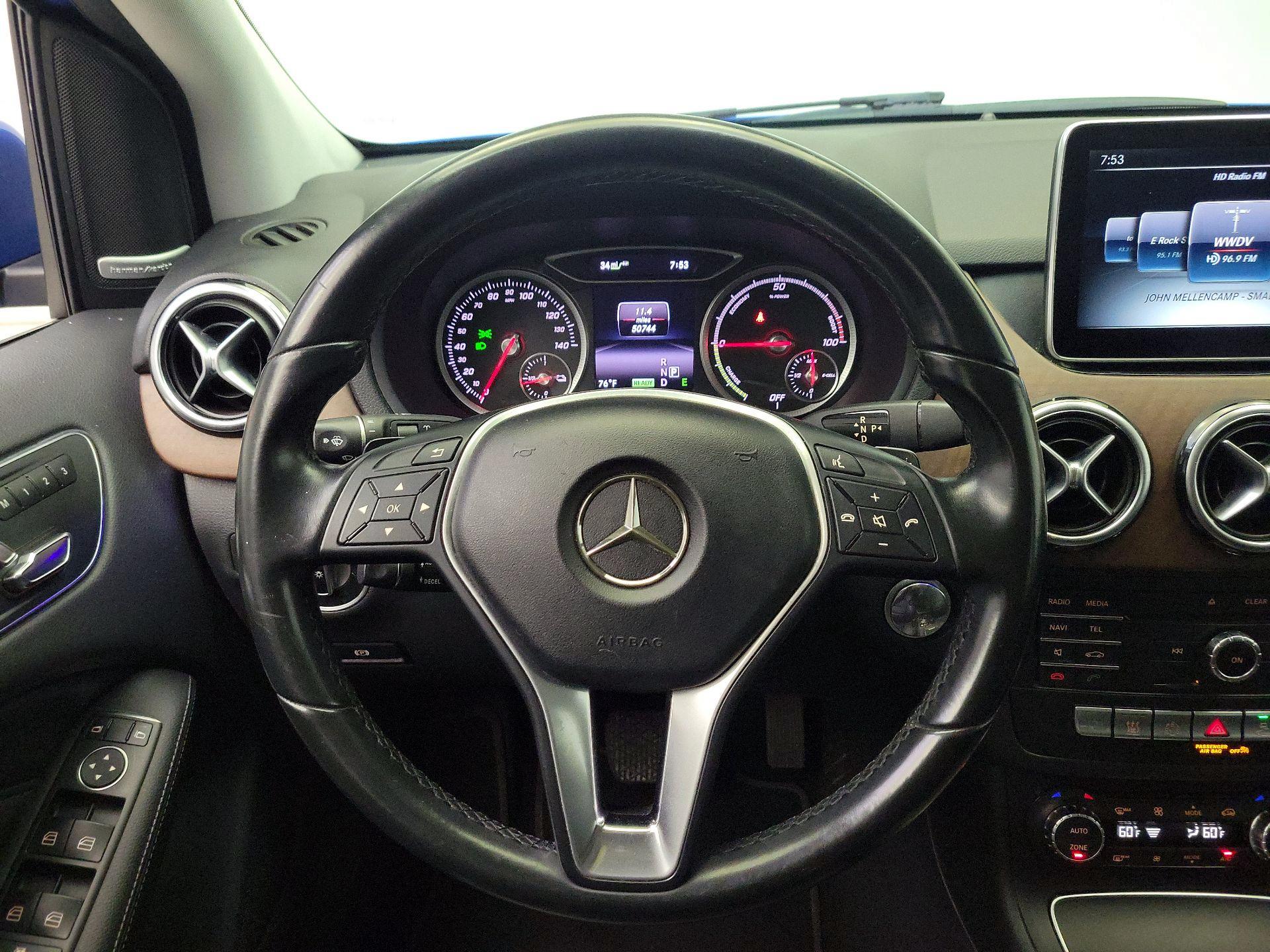 Thumbnail: 2015 Mercedes-Benz B-Class - 10