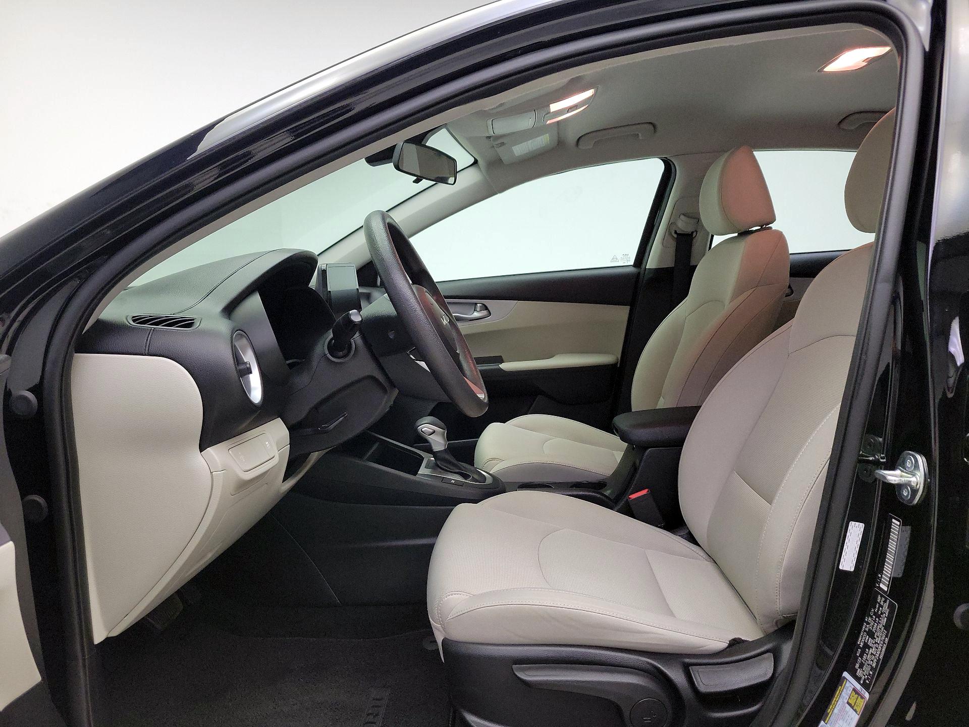 Thumbnail: 2023 Kia Forte - 11