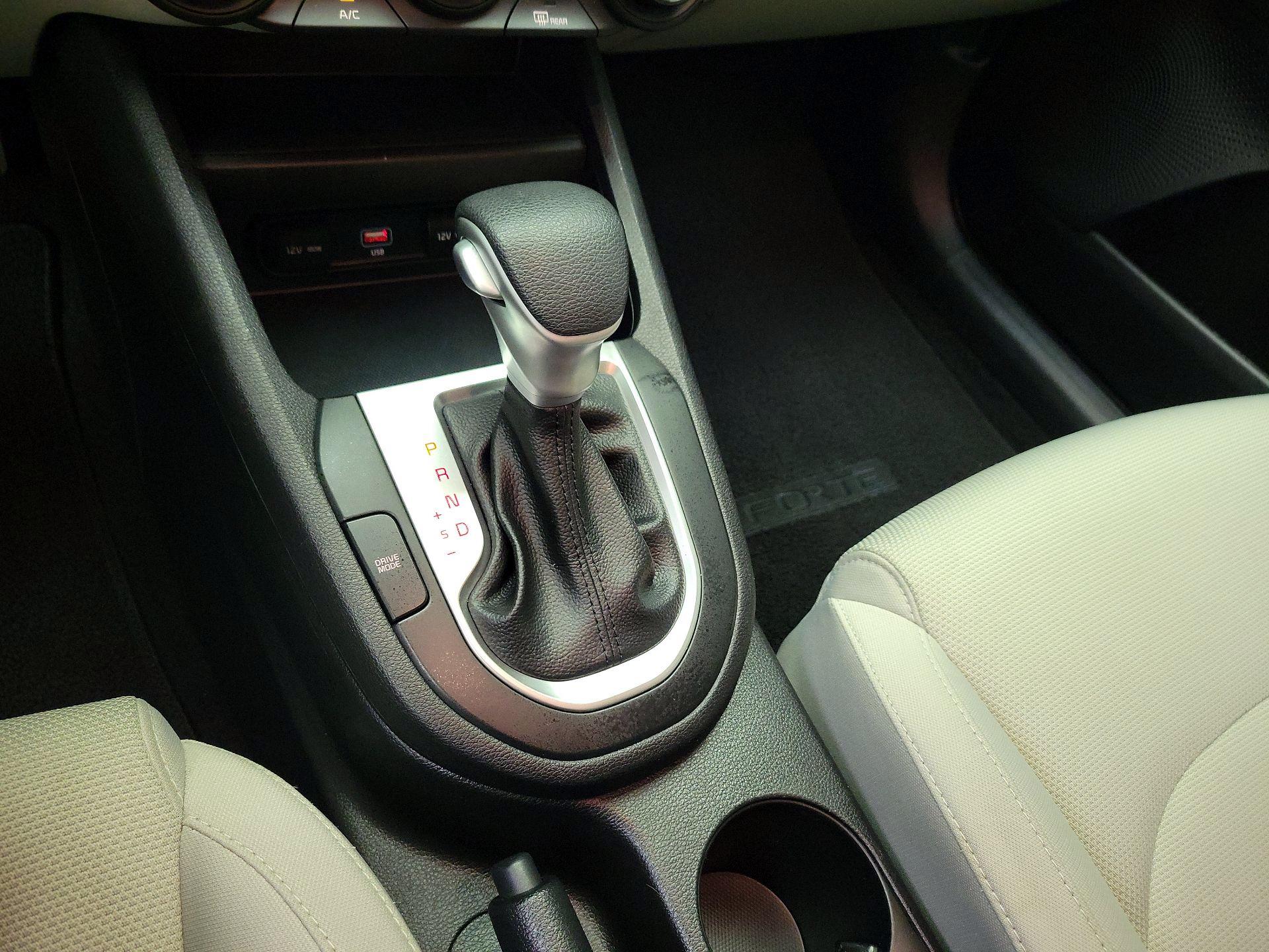 Thumbnail: 2023 Kia Forte - 17