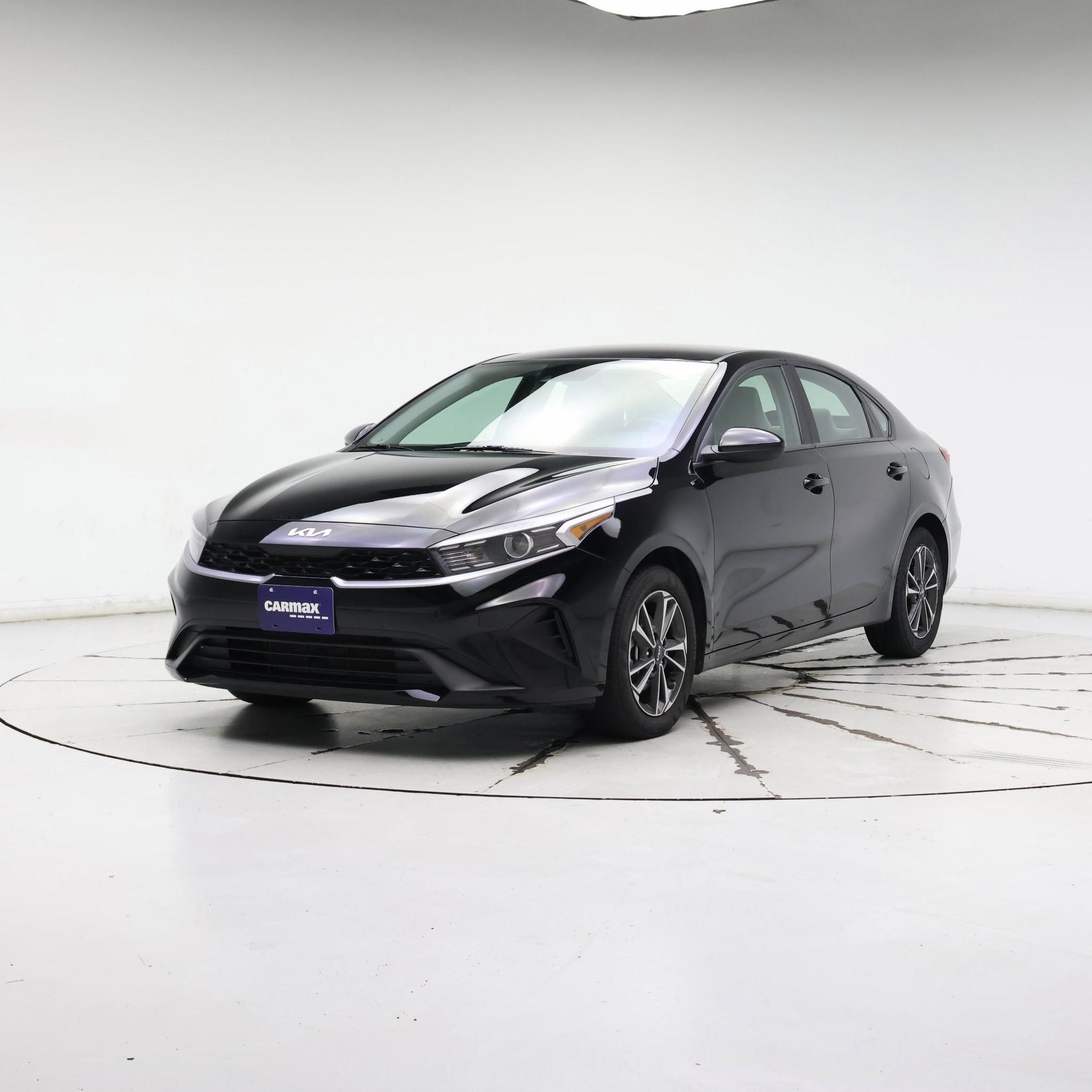Thumbnail: 2023 Kia Forte - 4
