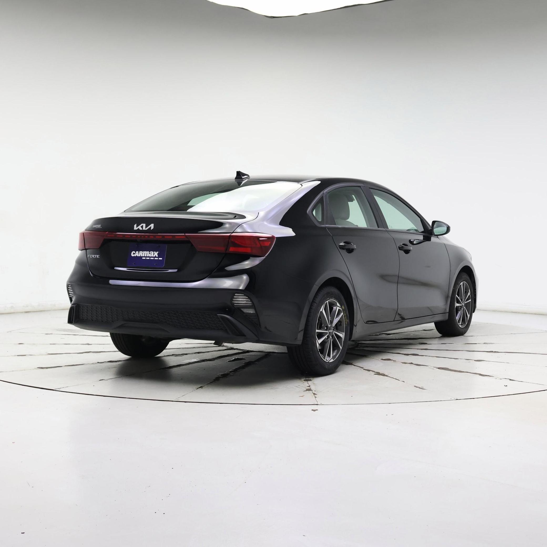 Thumbnail: 2023 Kia Forte - 8