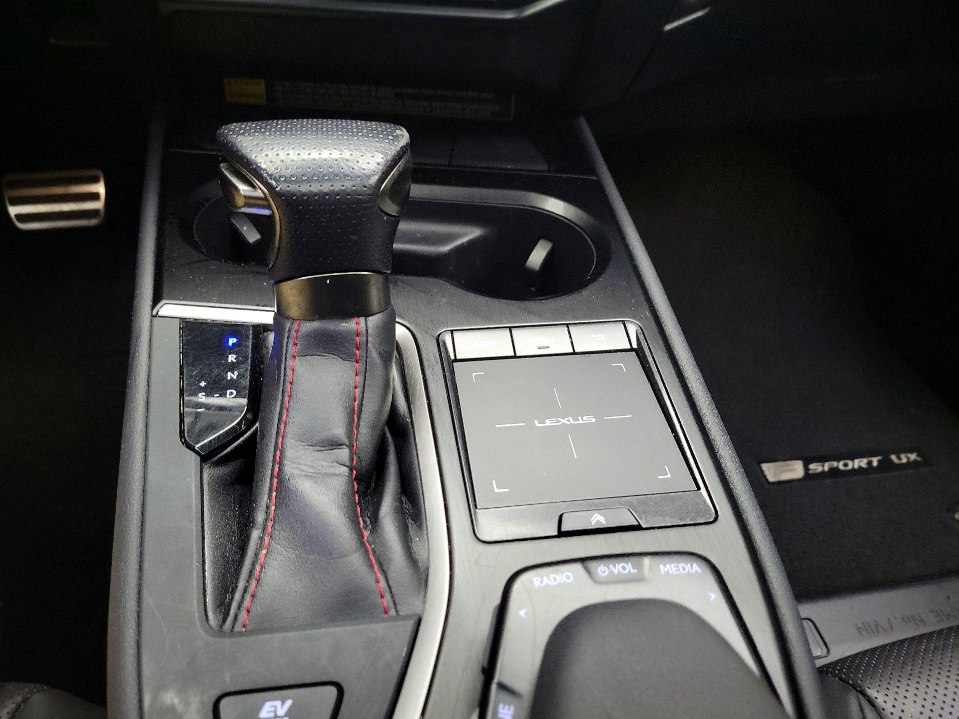 Thumbnail: 2019 Lexus UX - 17