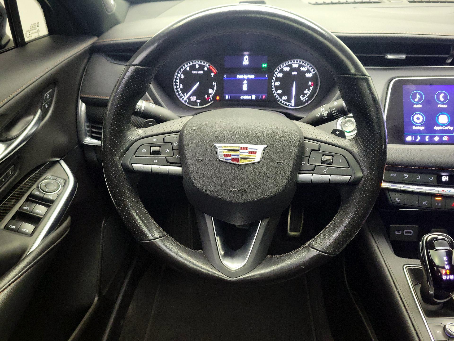 Thumbnail: 2022 Cadillac XT4 - 10