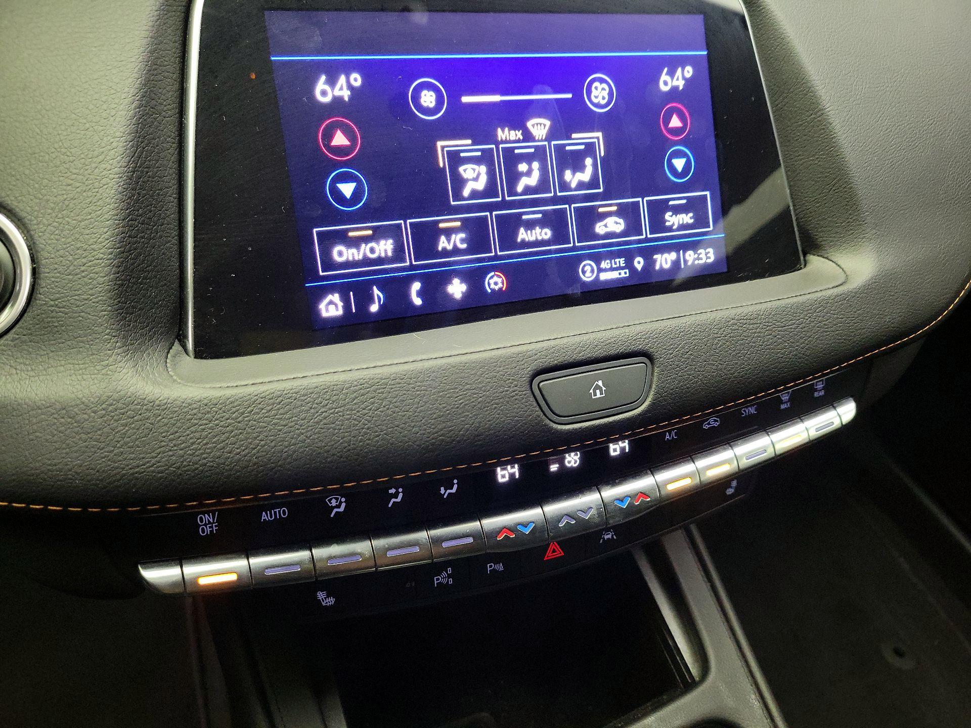 Thumbnail: 2022 Cadillac XT4 - 16