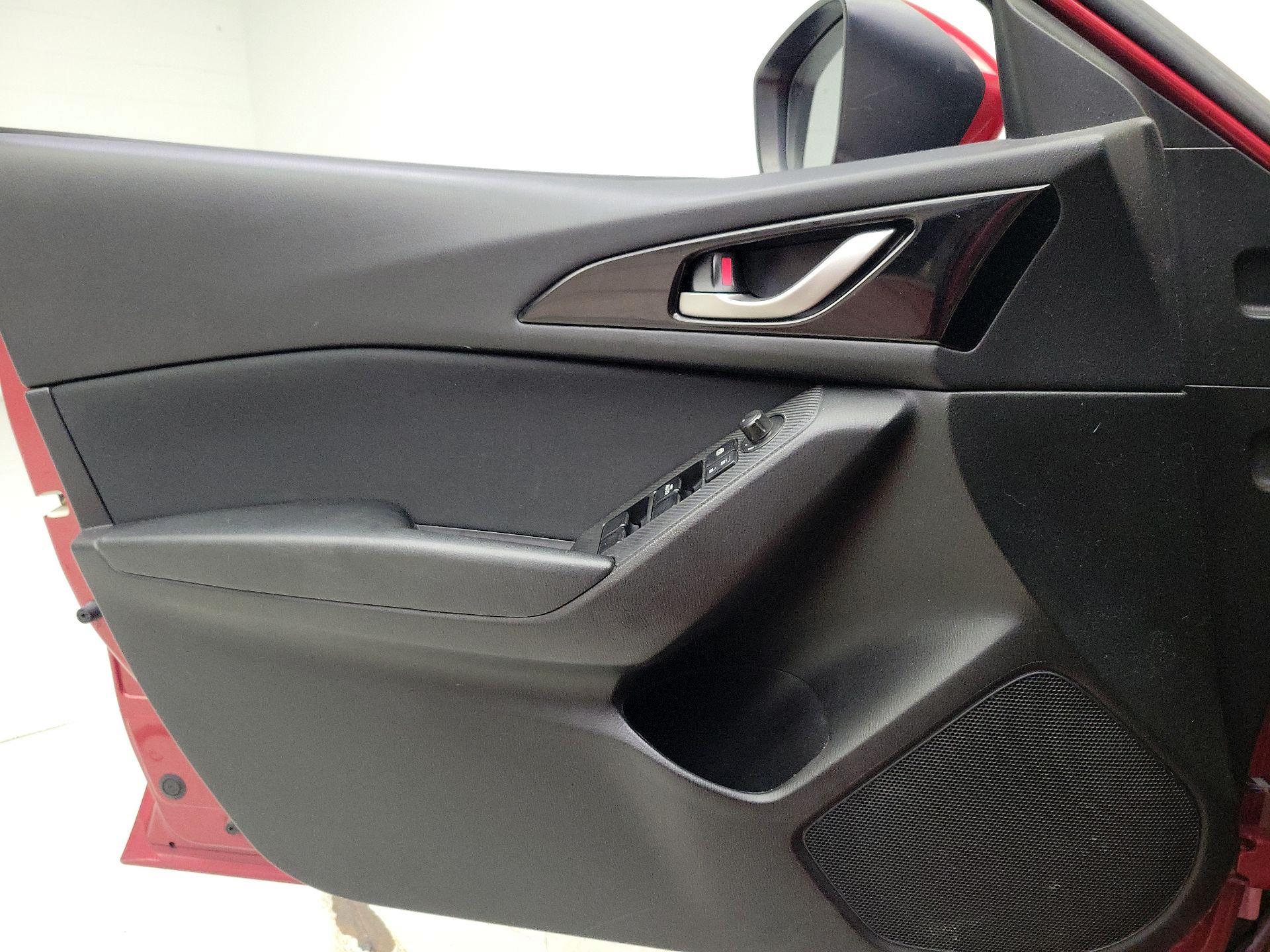 Thumbnail: 2016 Mazda Mazda3 - 12