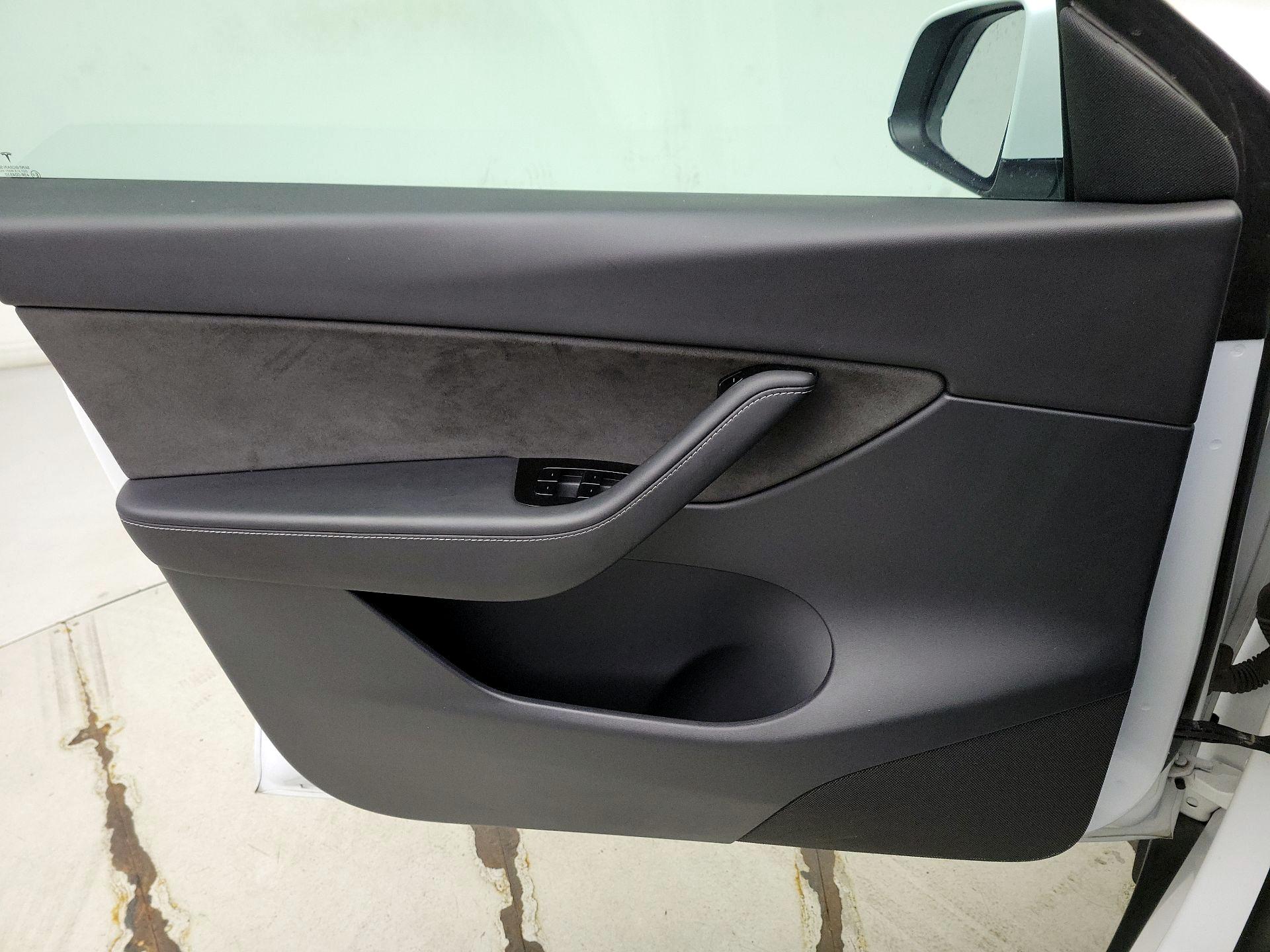 Thumbnail: 2020 Tesla Model Y - 12