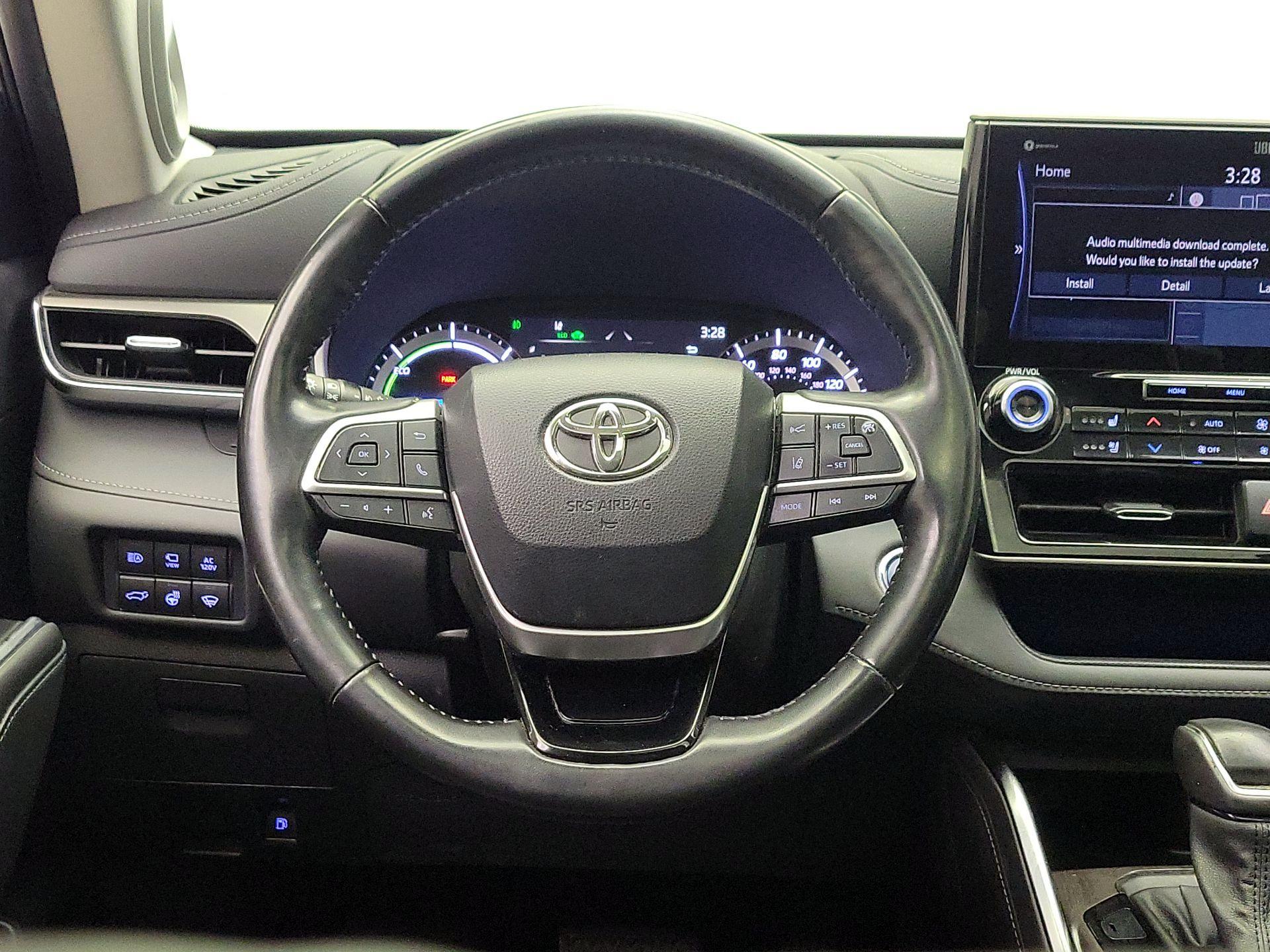 Thumbnail: 2022 Toyota Highlander - 10