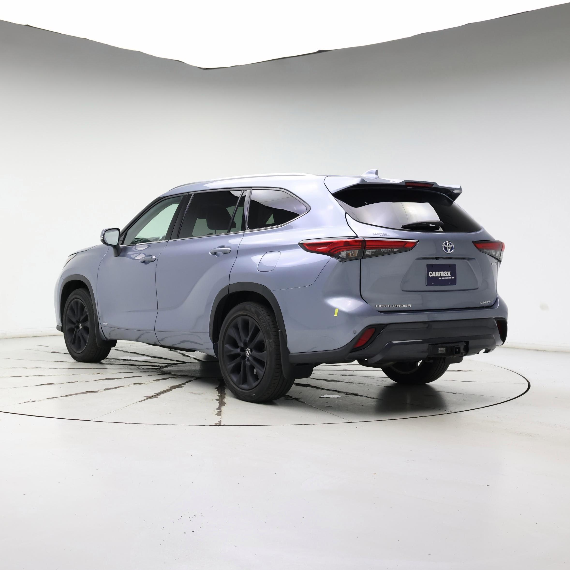 Thumbnail: 2022 Toyota Highlander - 2
