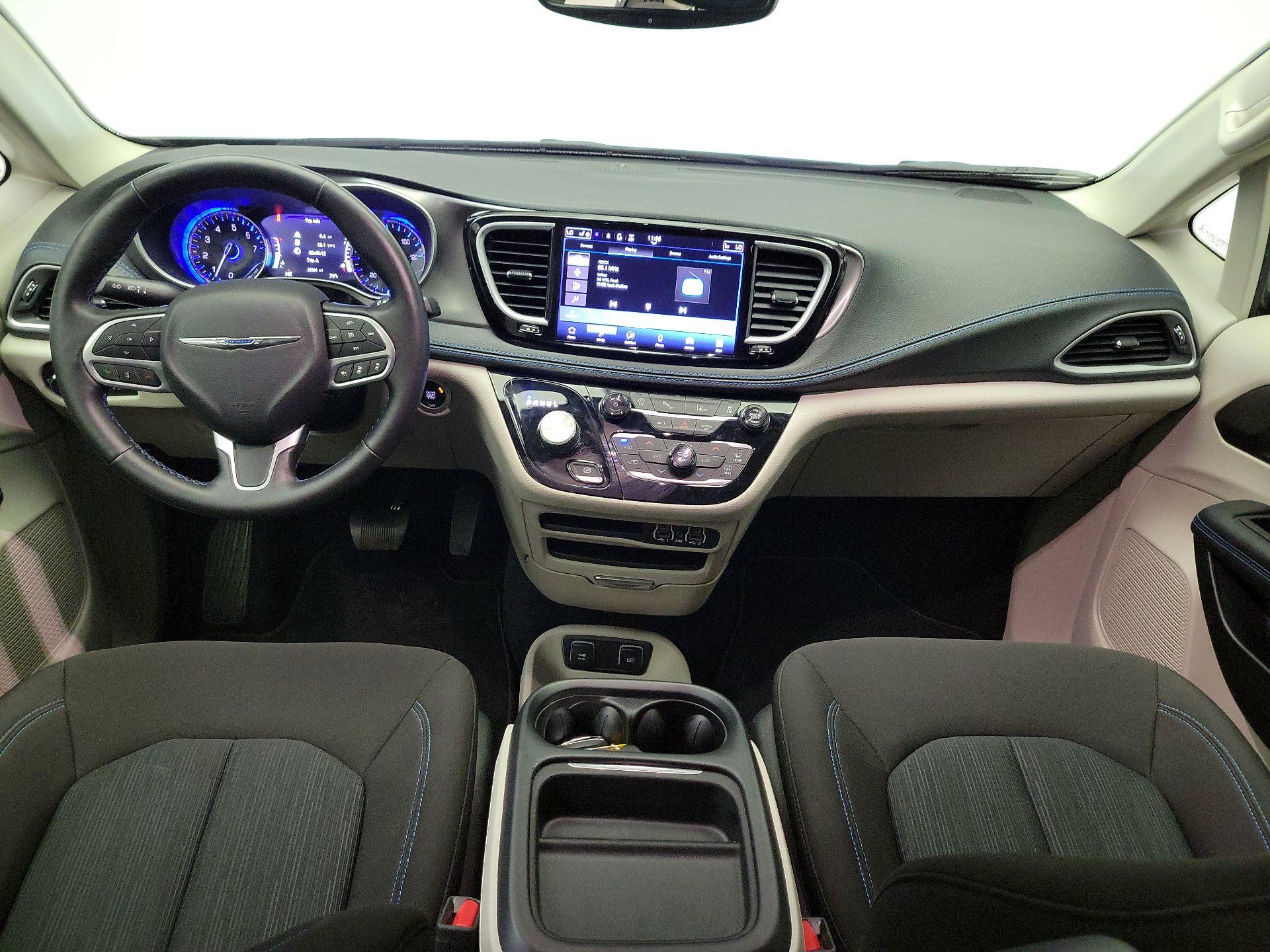 Thumbnail: 2021 Chrysler Pacifica - 9