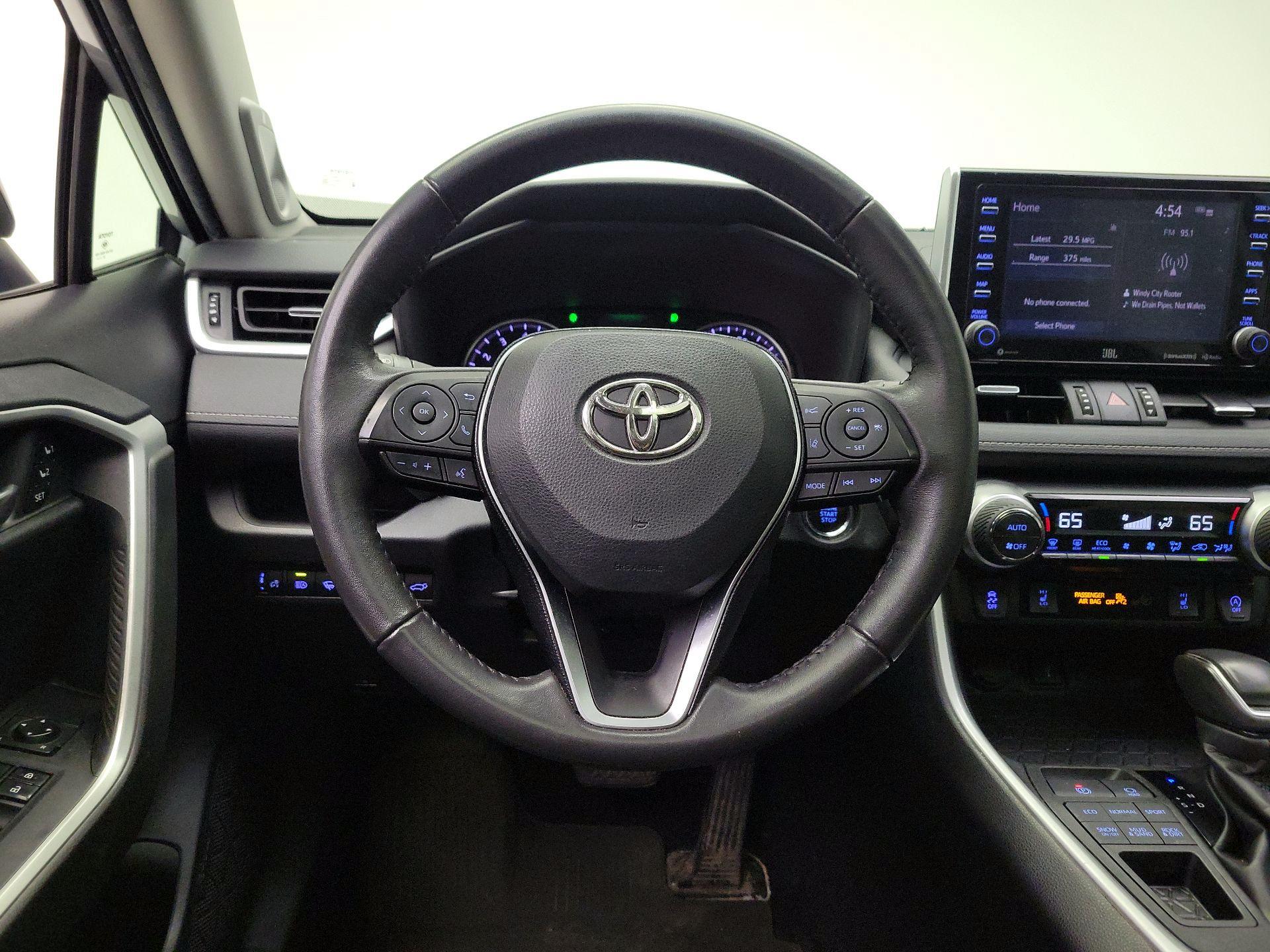 Thumbnail: 2021 Toyota RAV4 - 10