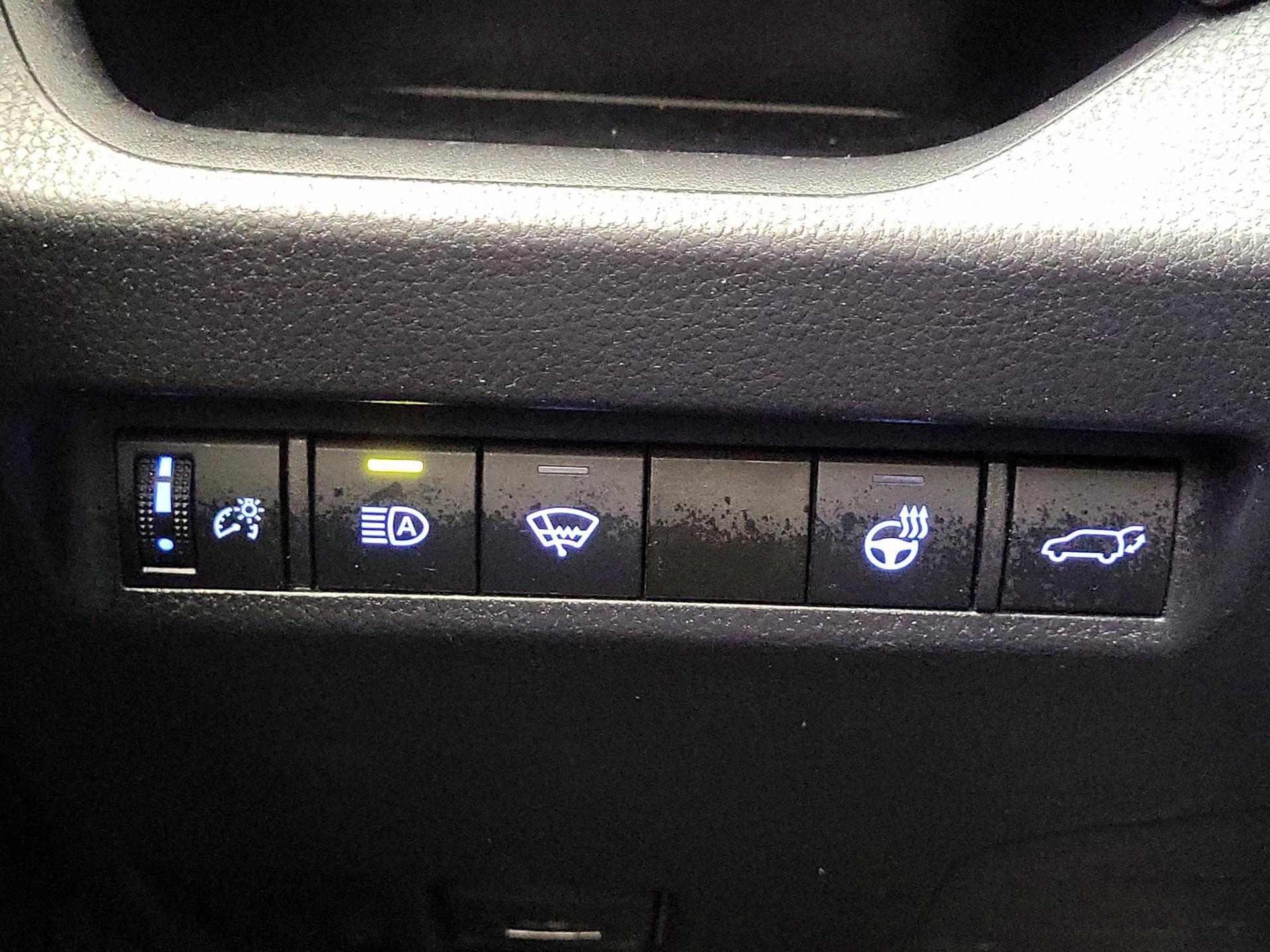 Thumbnail: 2021 Toyota RAV4 - 13