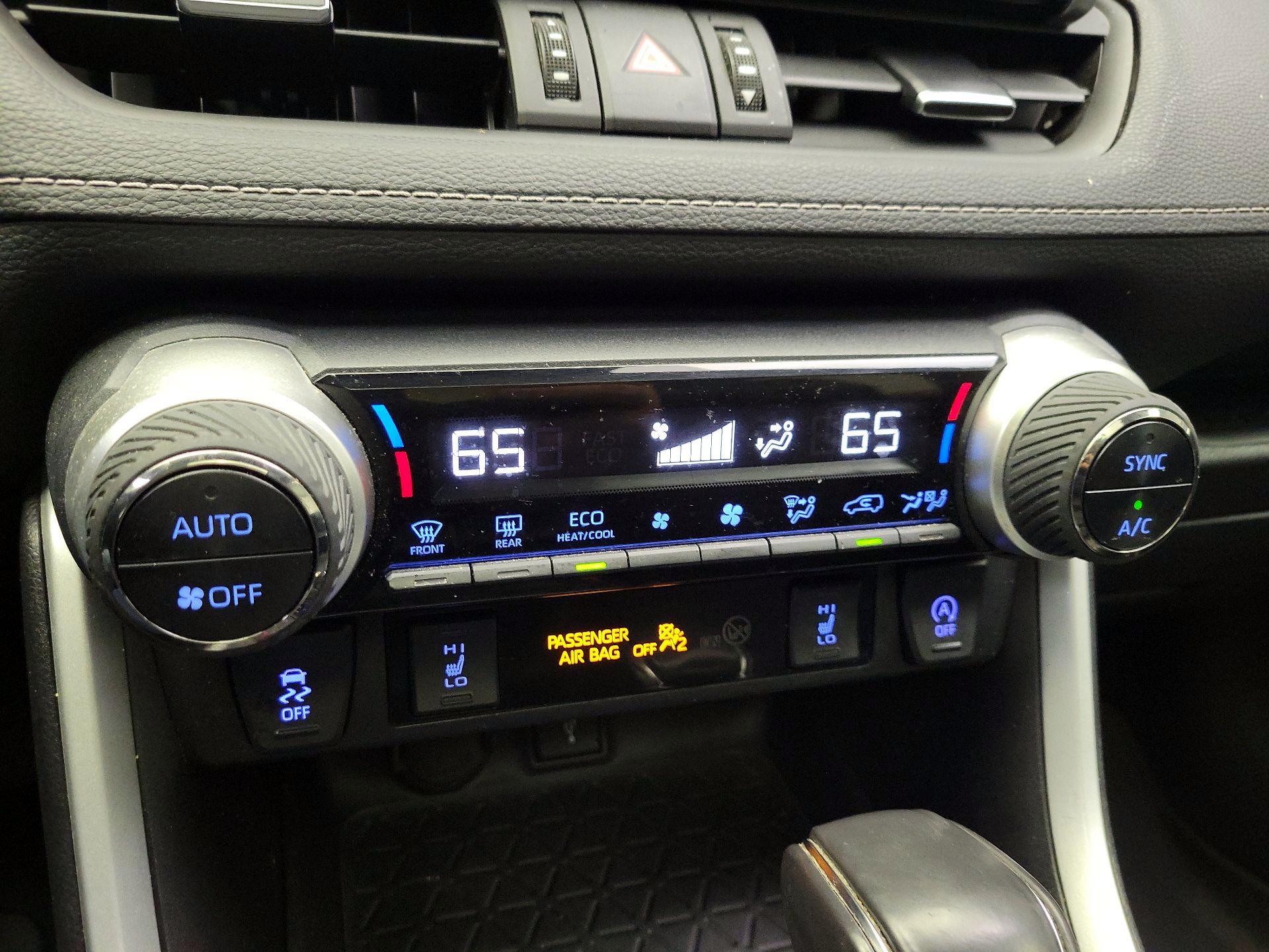 Thumbnail: 2021 Toyota RAV4 - 16