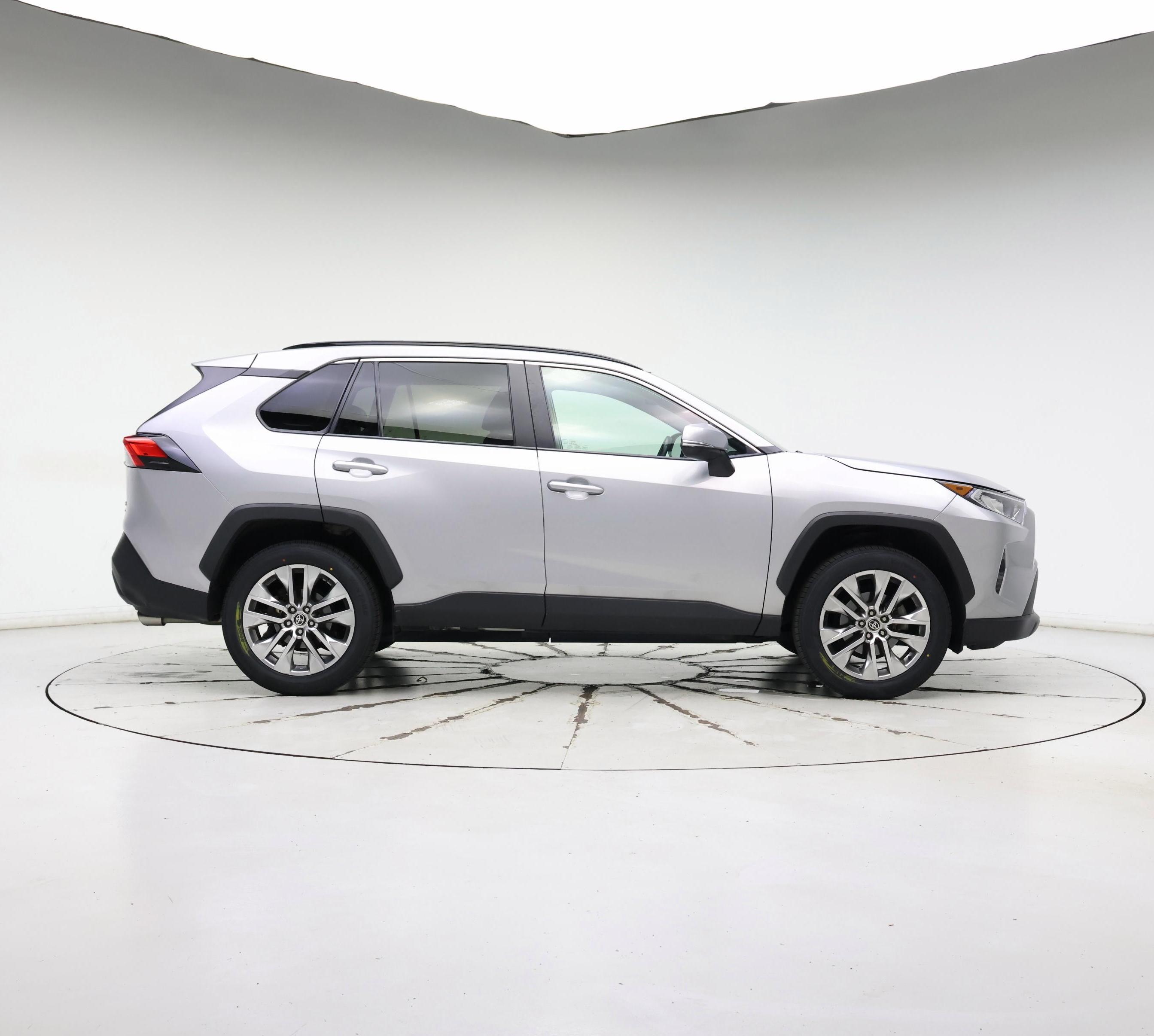 Thumbnail: 2021 Toyota RAV4 - 7