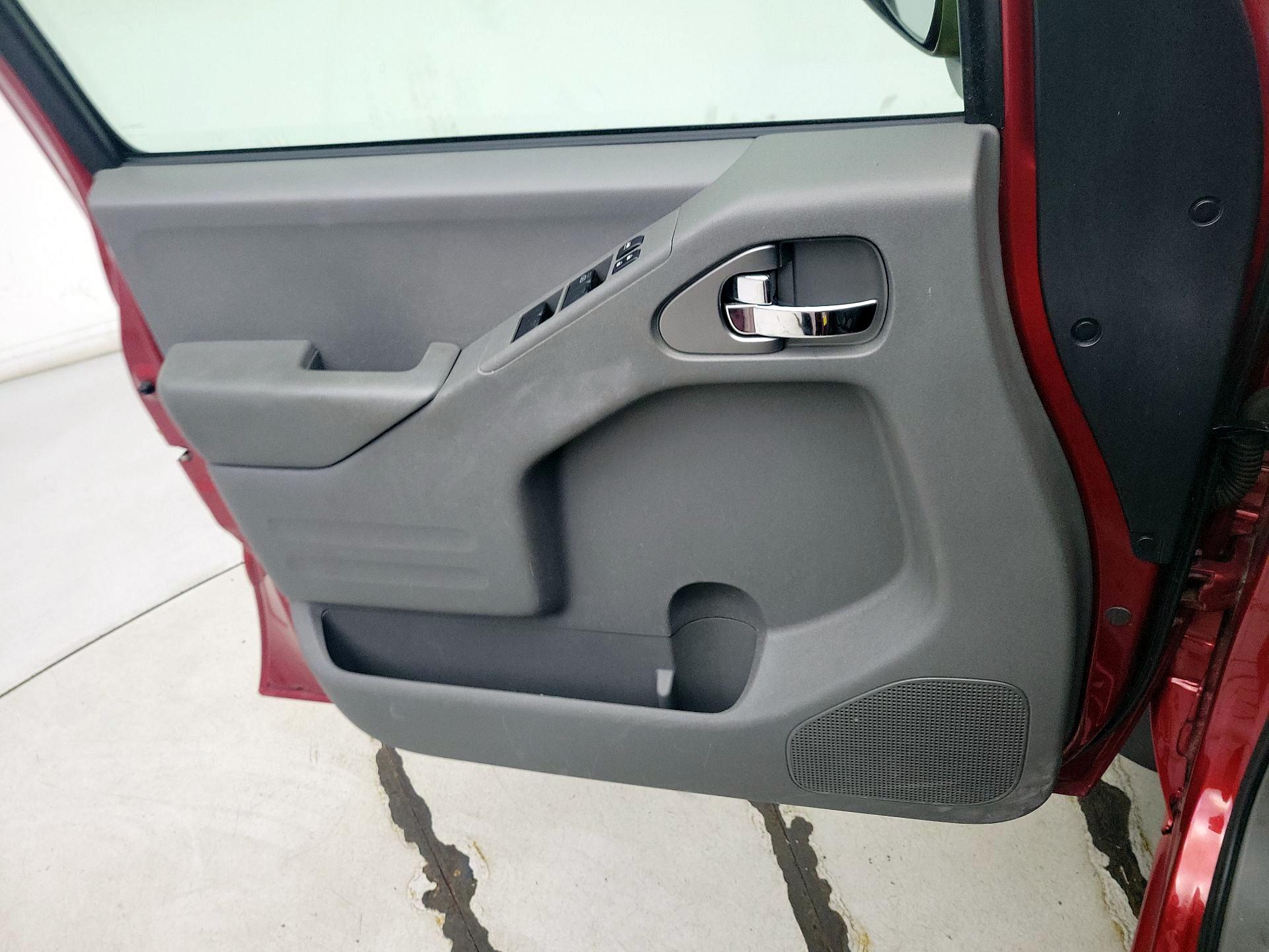 Thumbnail: 2015 Nissan Frontier - 12