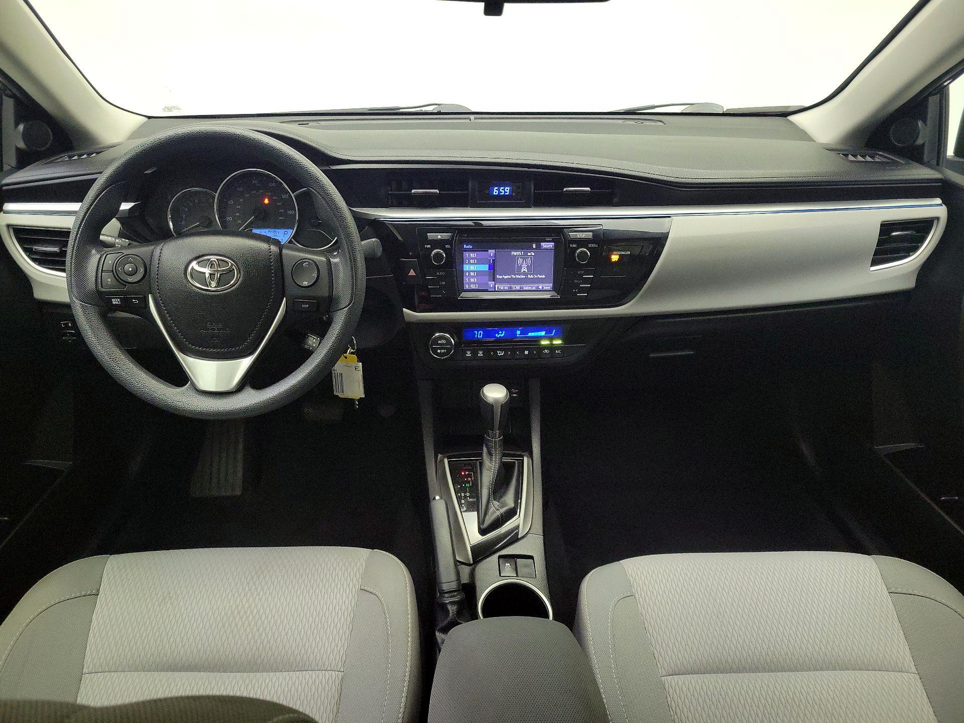 Thumbnail: 2015 Toyota Corolla - 9