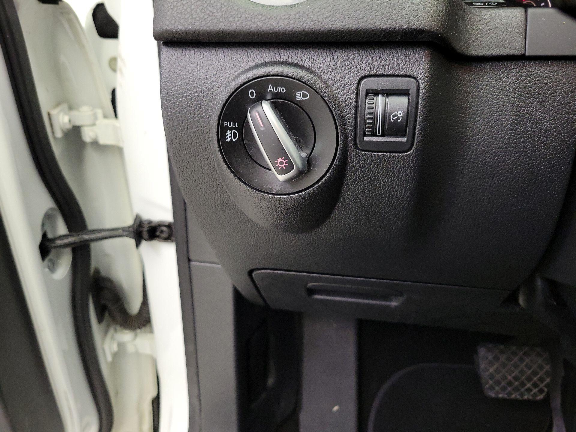 Thumbnail: 2016 Volkswagen Tiguan - 13