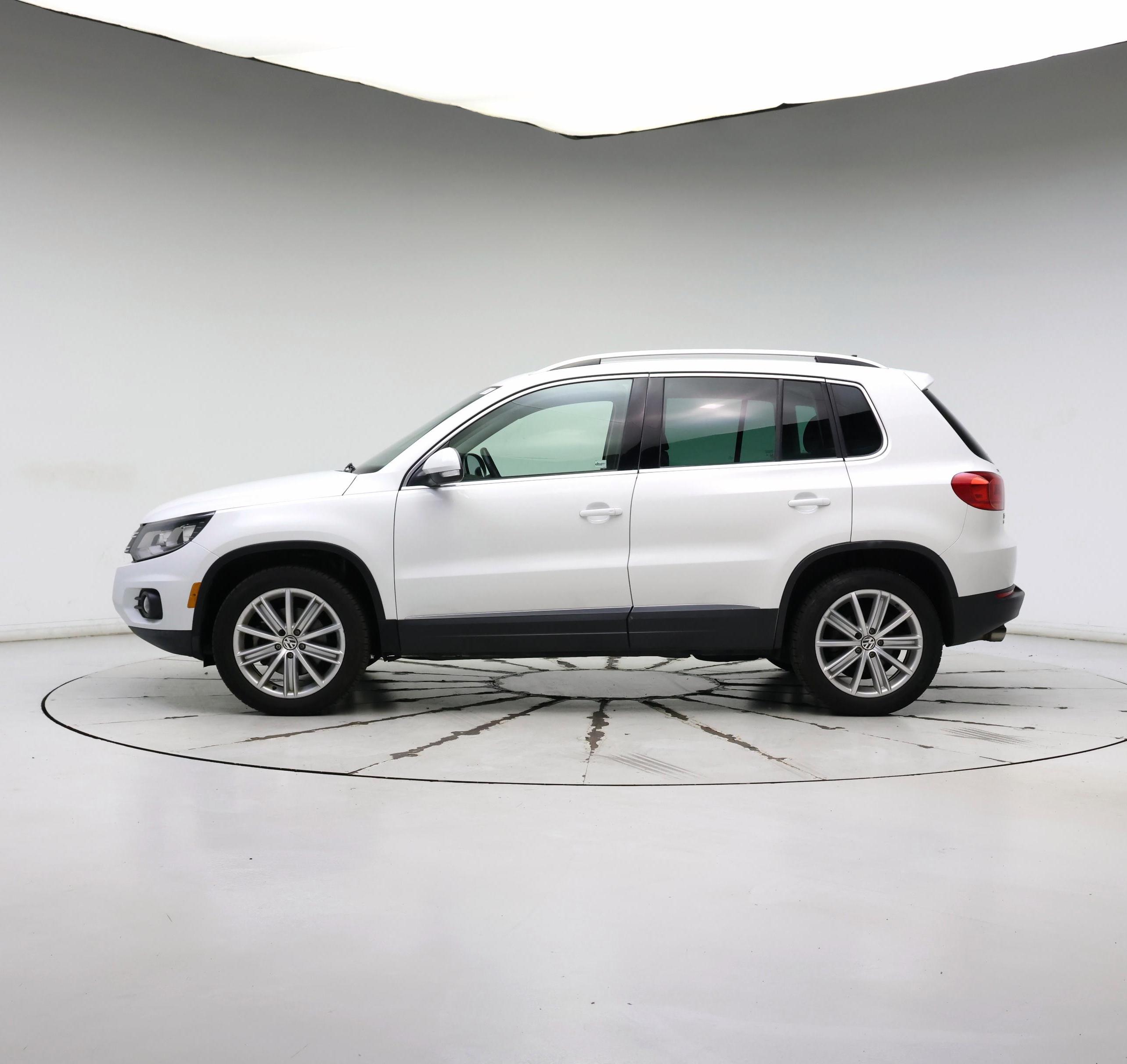 Thumbnail: 2016 Volkswagen Tiguan - 3