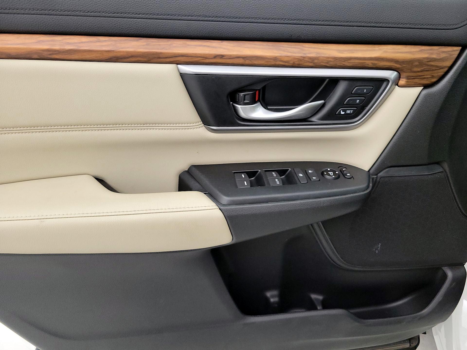 Thumbnail: 2017 Honda CR-V - 12