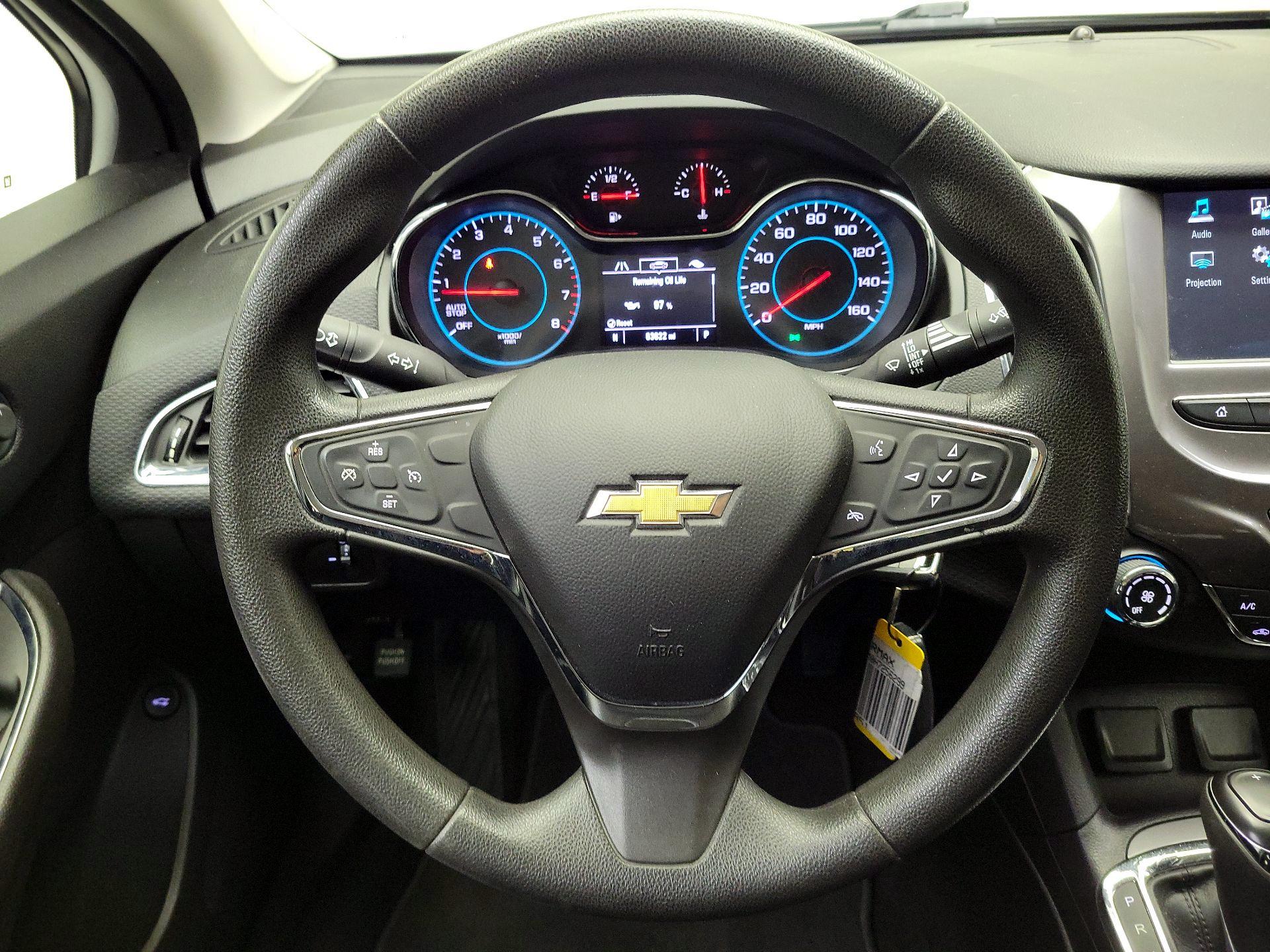 Thumbnail: 2017 Chevrolet Cruze - 10