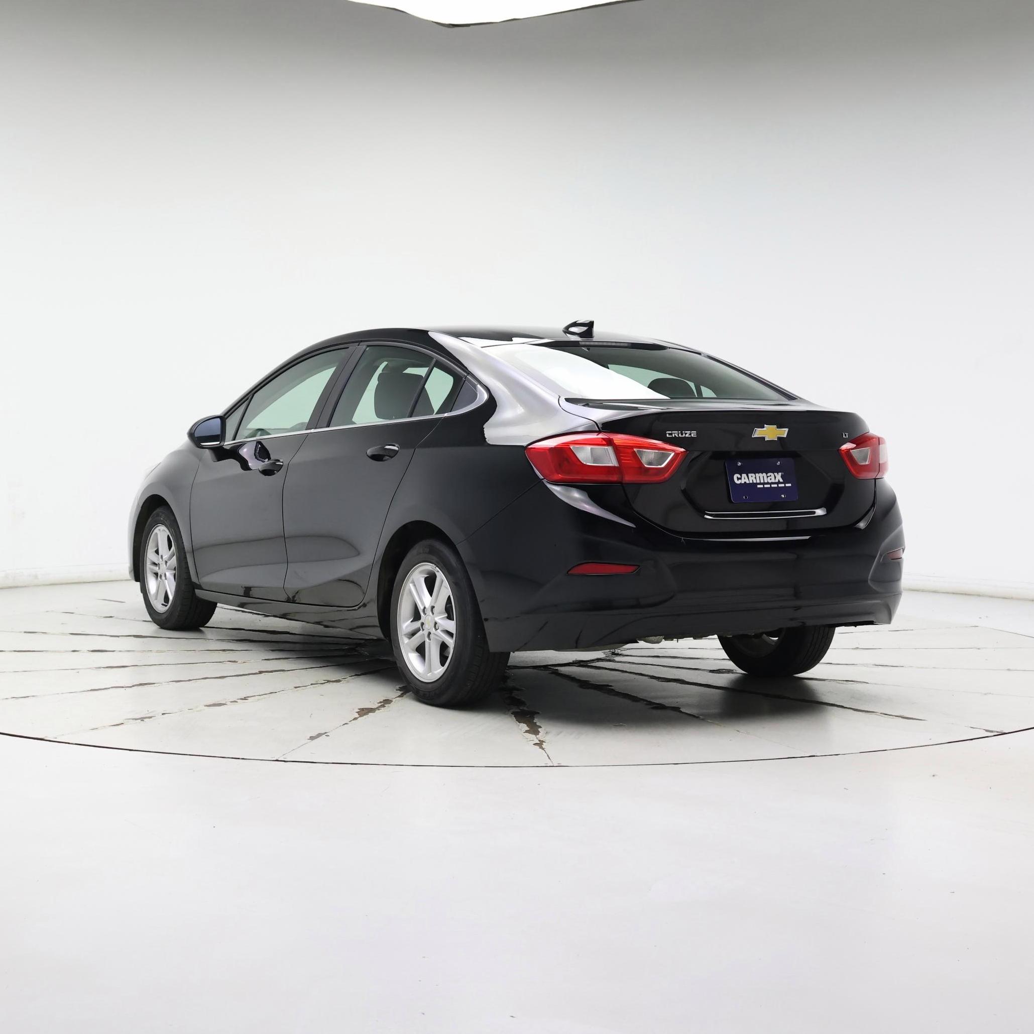 Thumbnail: 2017 Chevrolet Cruze - 2