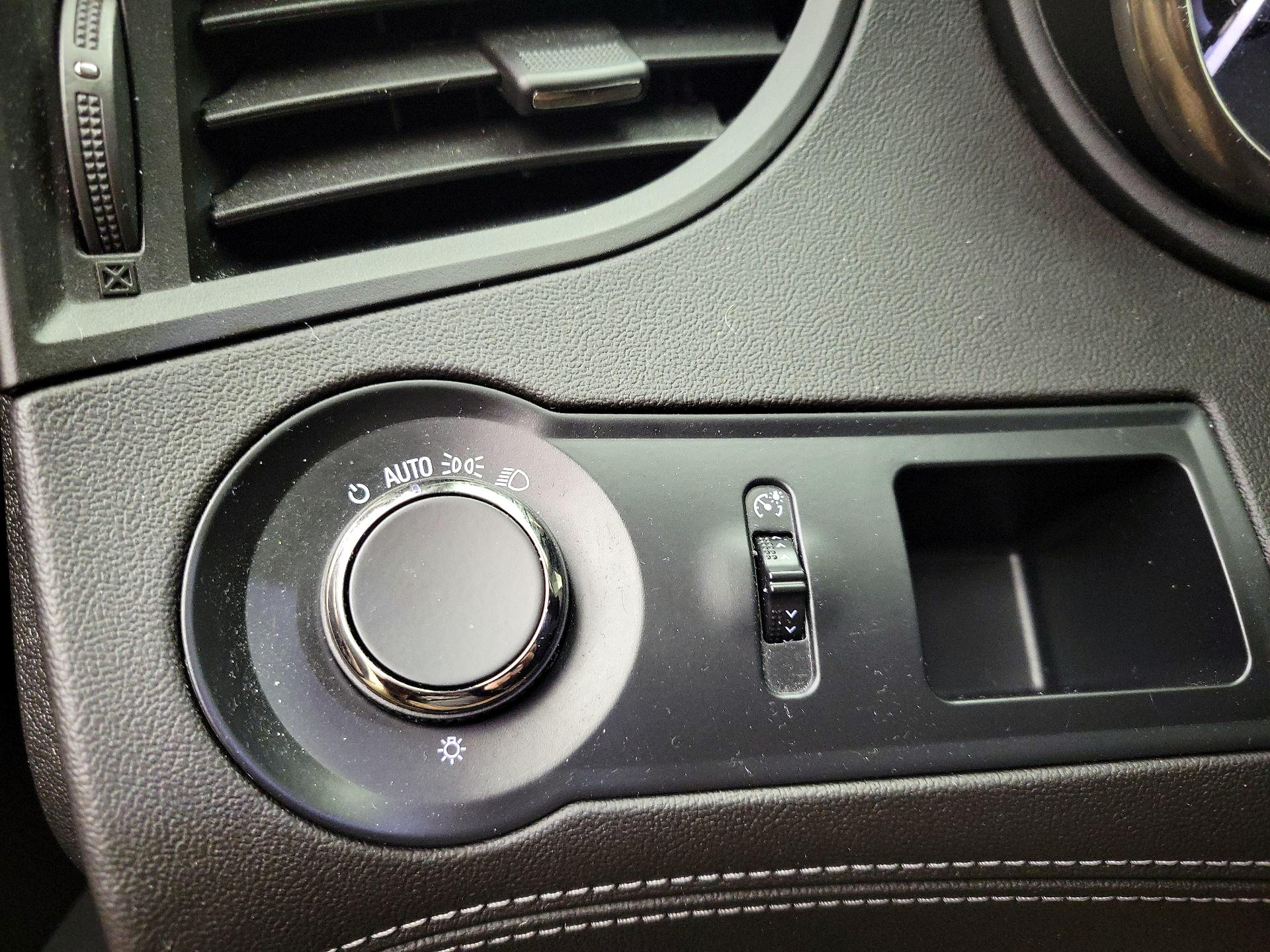 Thumbnail: 2014 Buick LaCrosse - 13