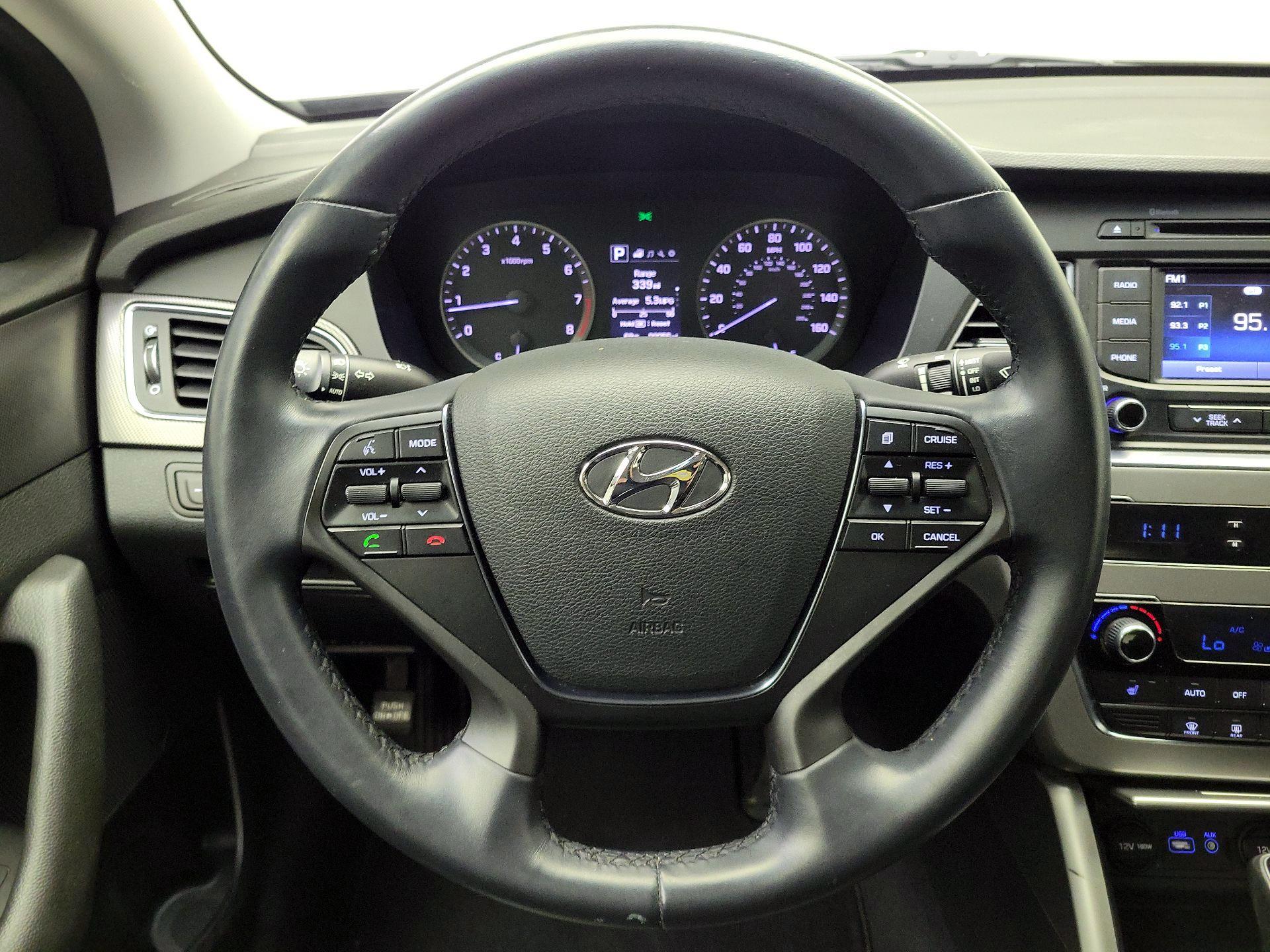 Thumbnail: 2015 Hyundai Sonata - 10