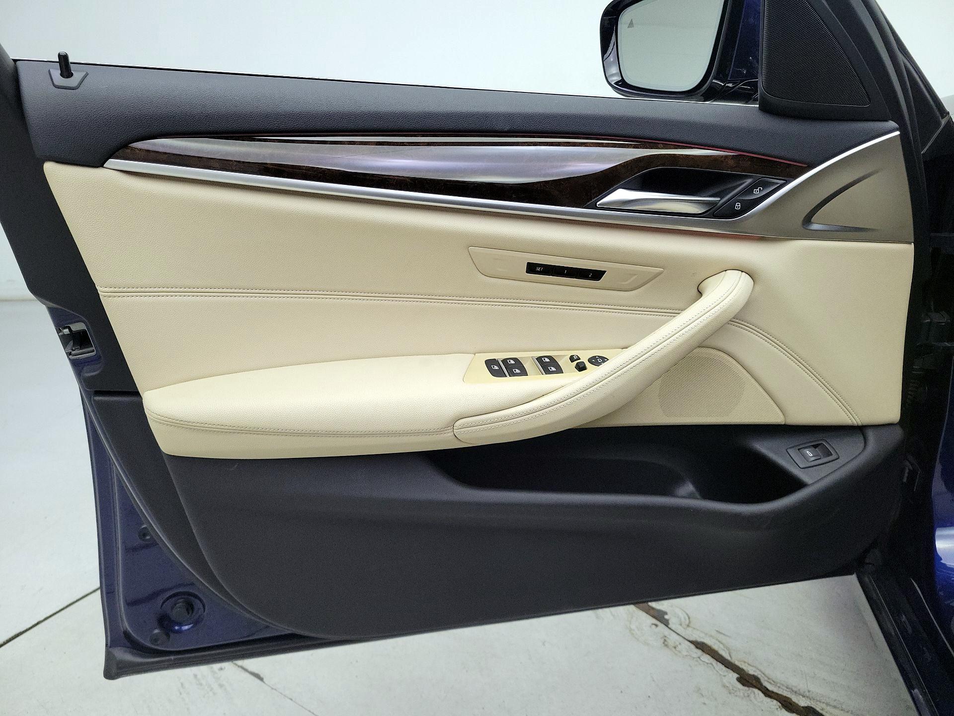Thumbnail: 2020 BMW 5 Series - 12