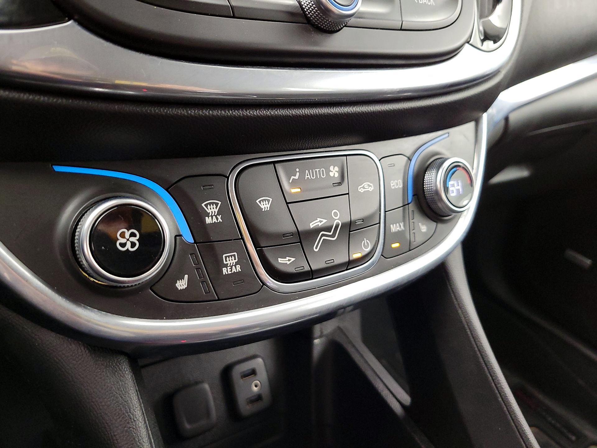 Thumbnail: 2017 Chevrolet Volt - 17