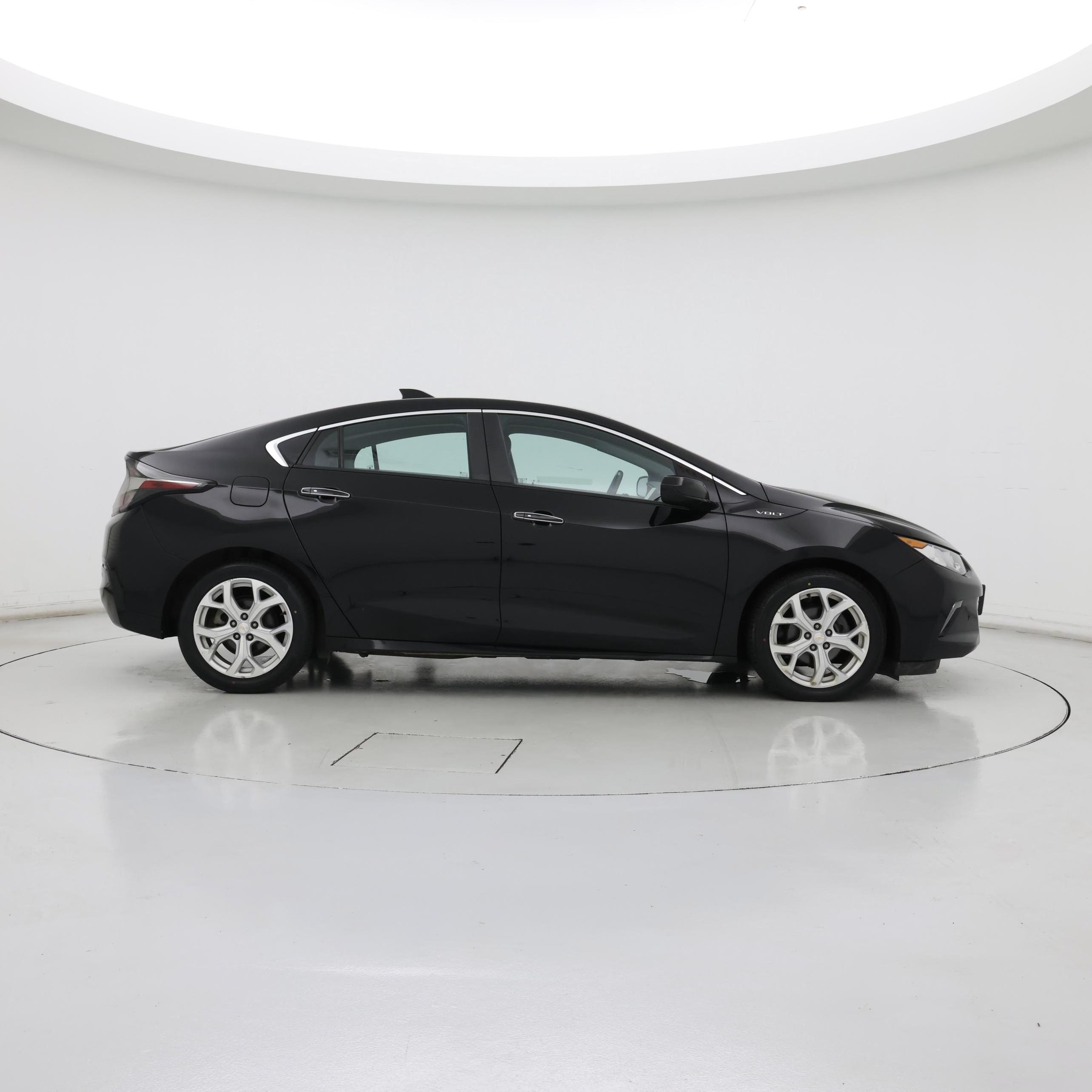 Thumbnail: 2017 Chevrolet Volt - 7