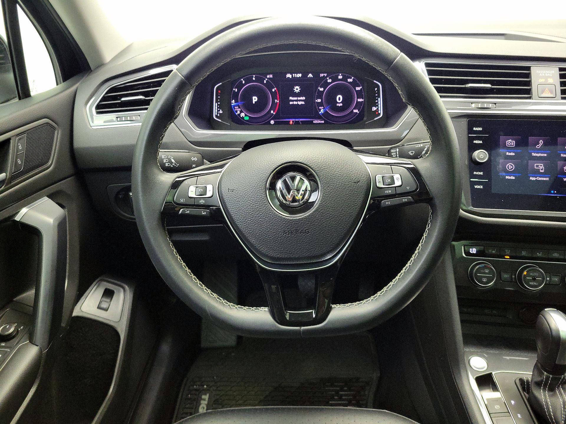 Thumbnail: 2021 Volkswagen Tiguan - 10
