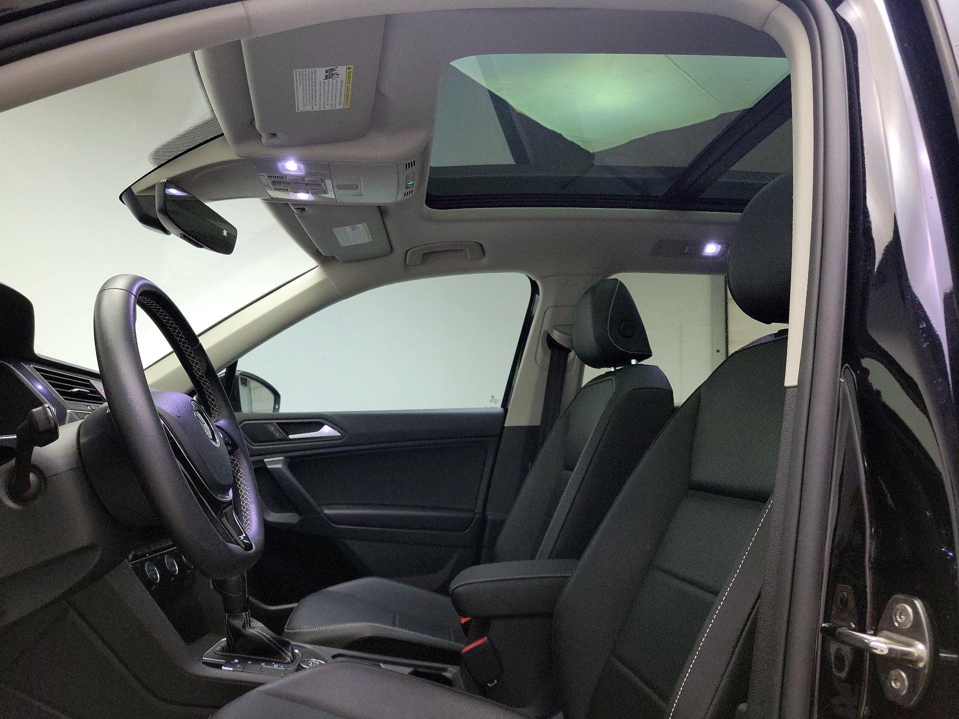 Thumbnail: 2021 Volkswagen Tiguan - 20