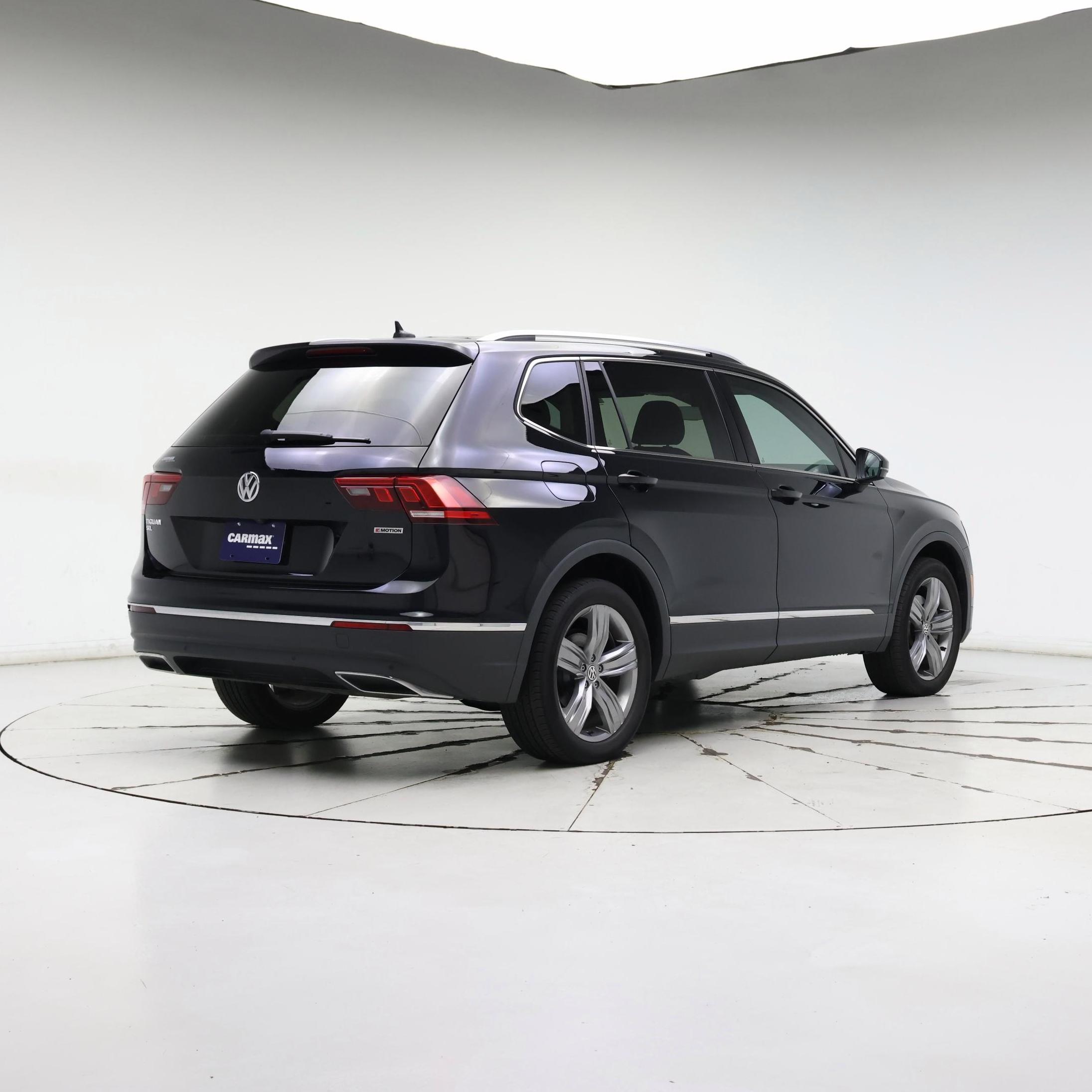 Thumbnail: 2021 Volkswagen Tiguan - 8