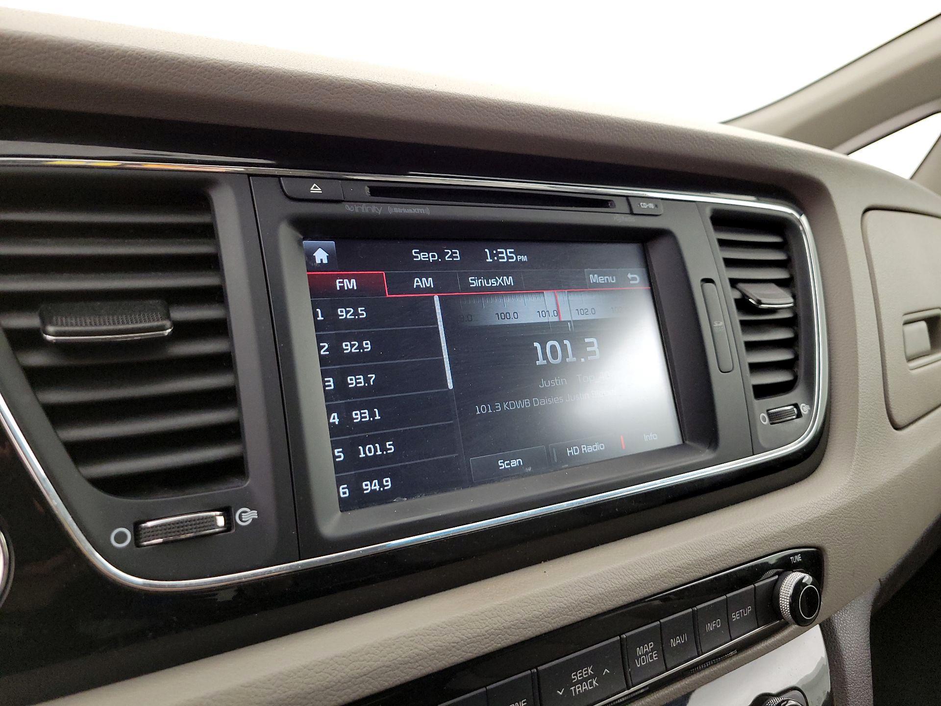 Thumbnail: 2016 Kia Sedona - 16