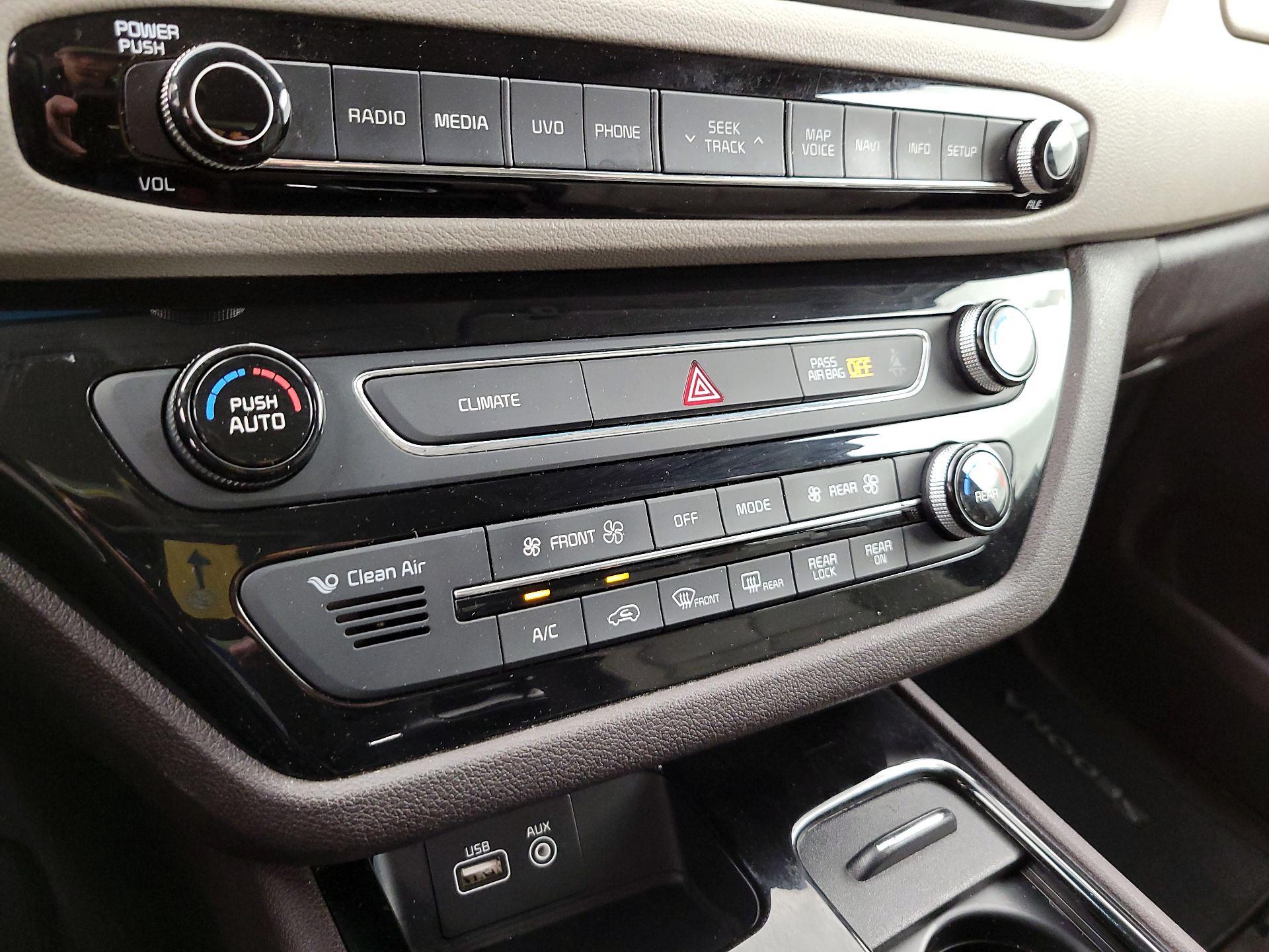 Thumbnail: 2016 Kia Sedona - 17