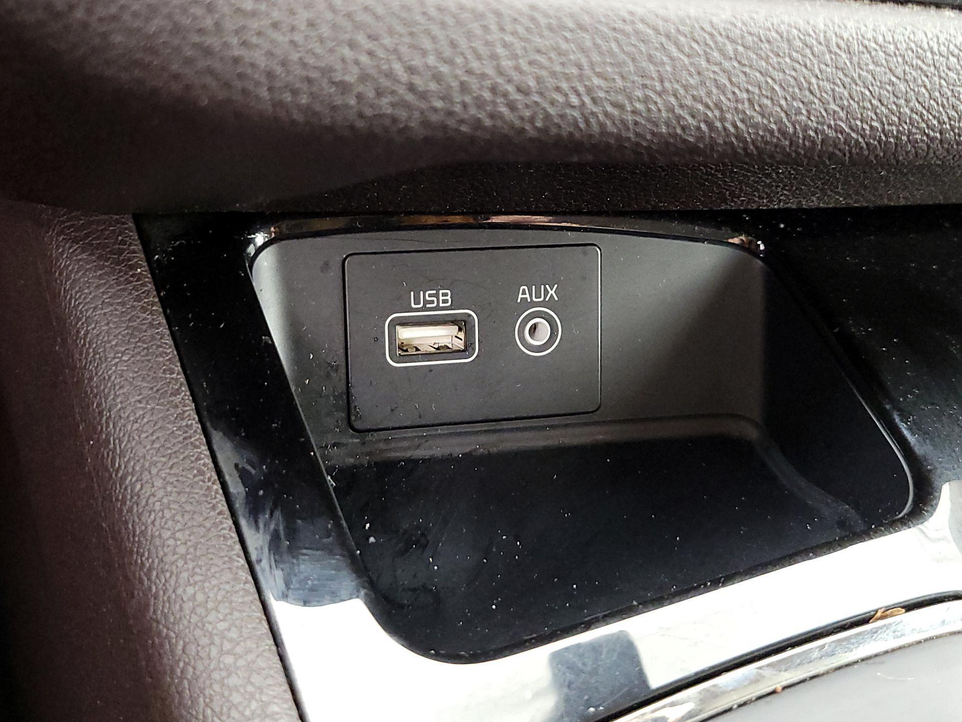 Thumbnail: 2016 Kia Sedona - 19