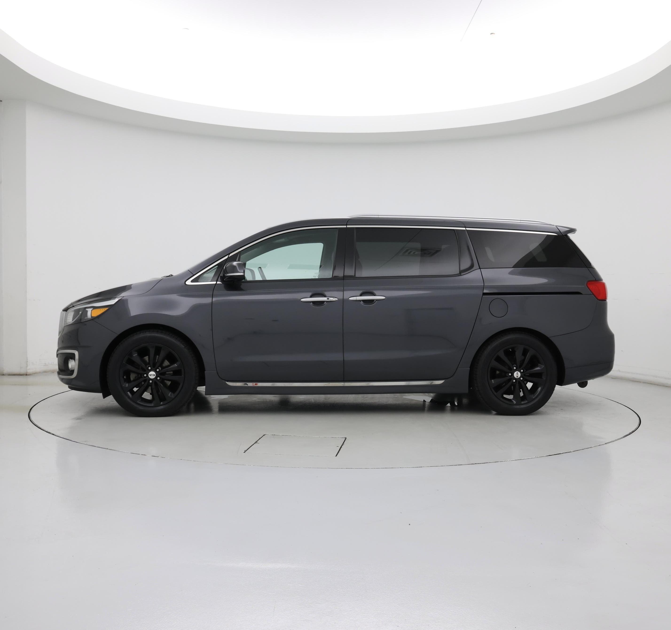 Thumbnail: 2016 Kia Sedona - 3