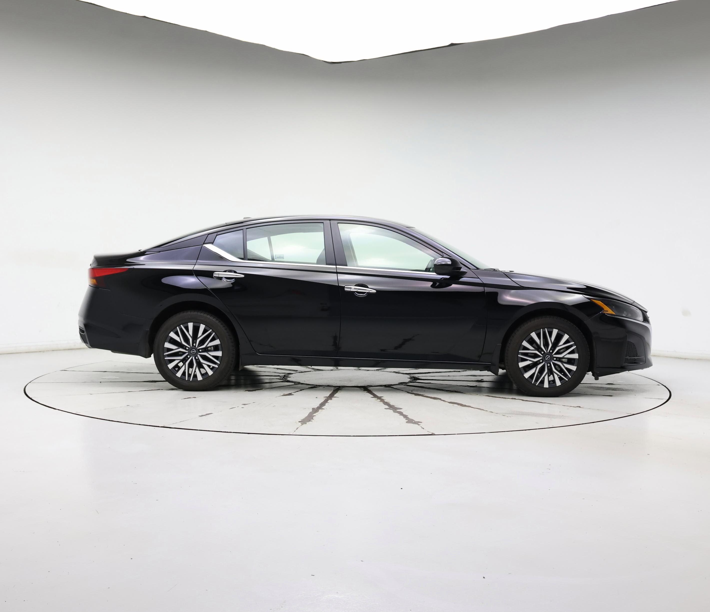 Thumbnail: 2023 Nissan Altima - 7