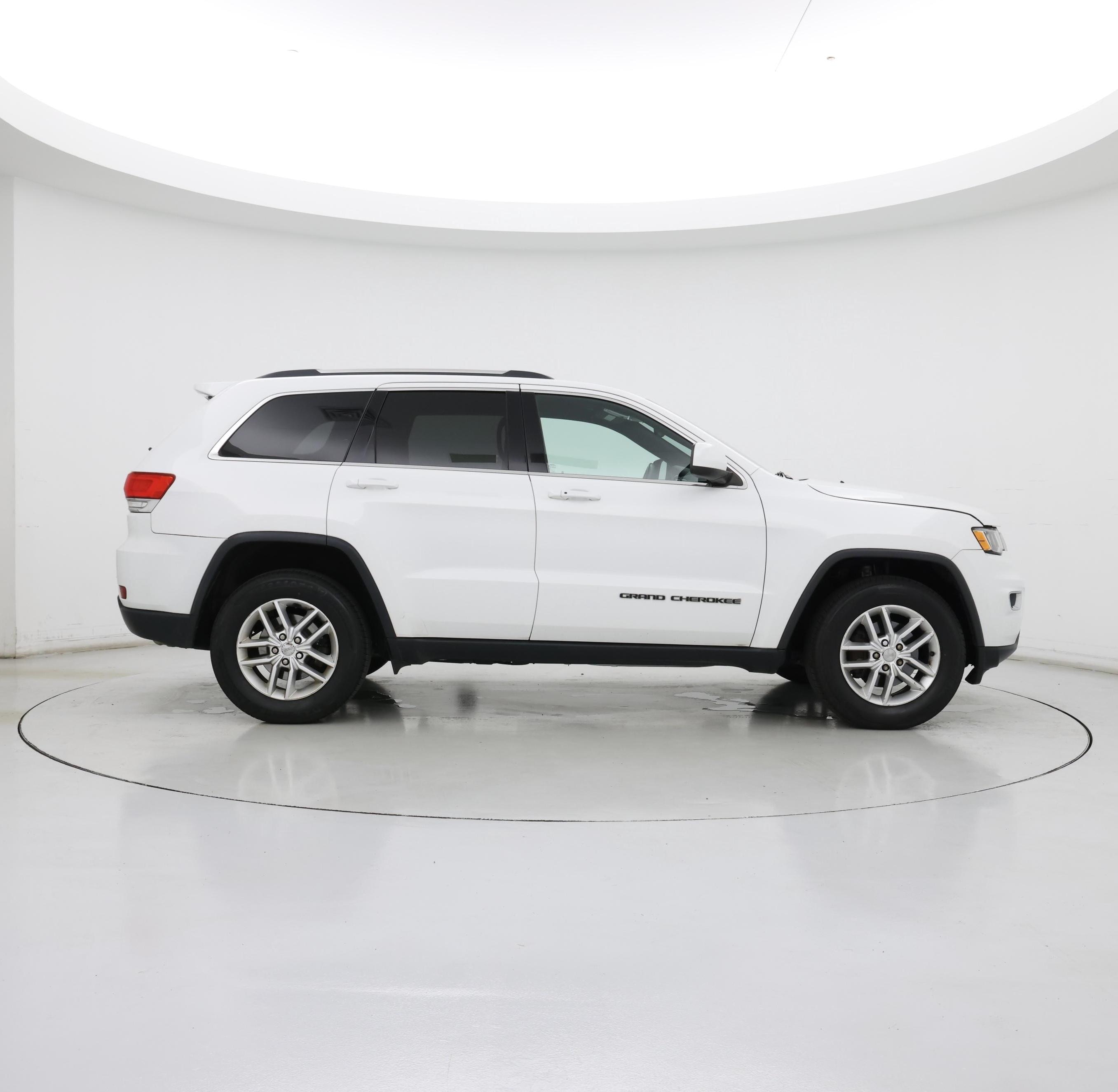 Thumbnail: 2017 Jeep Grand Cherokee - 7