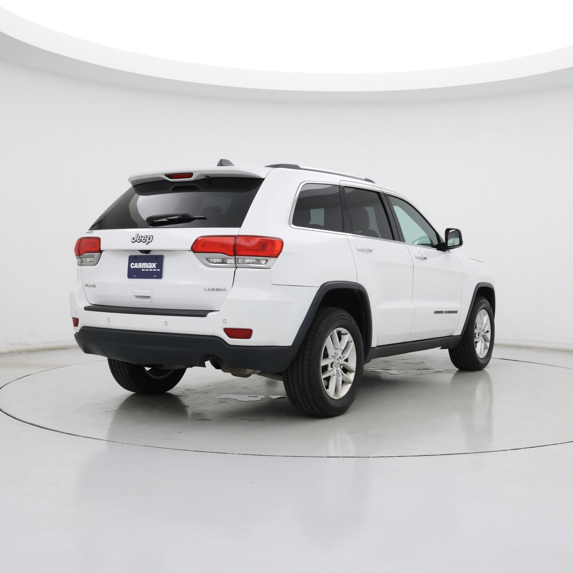 Thumbnail: 2017 Jeep Grand Cherokee - 8