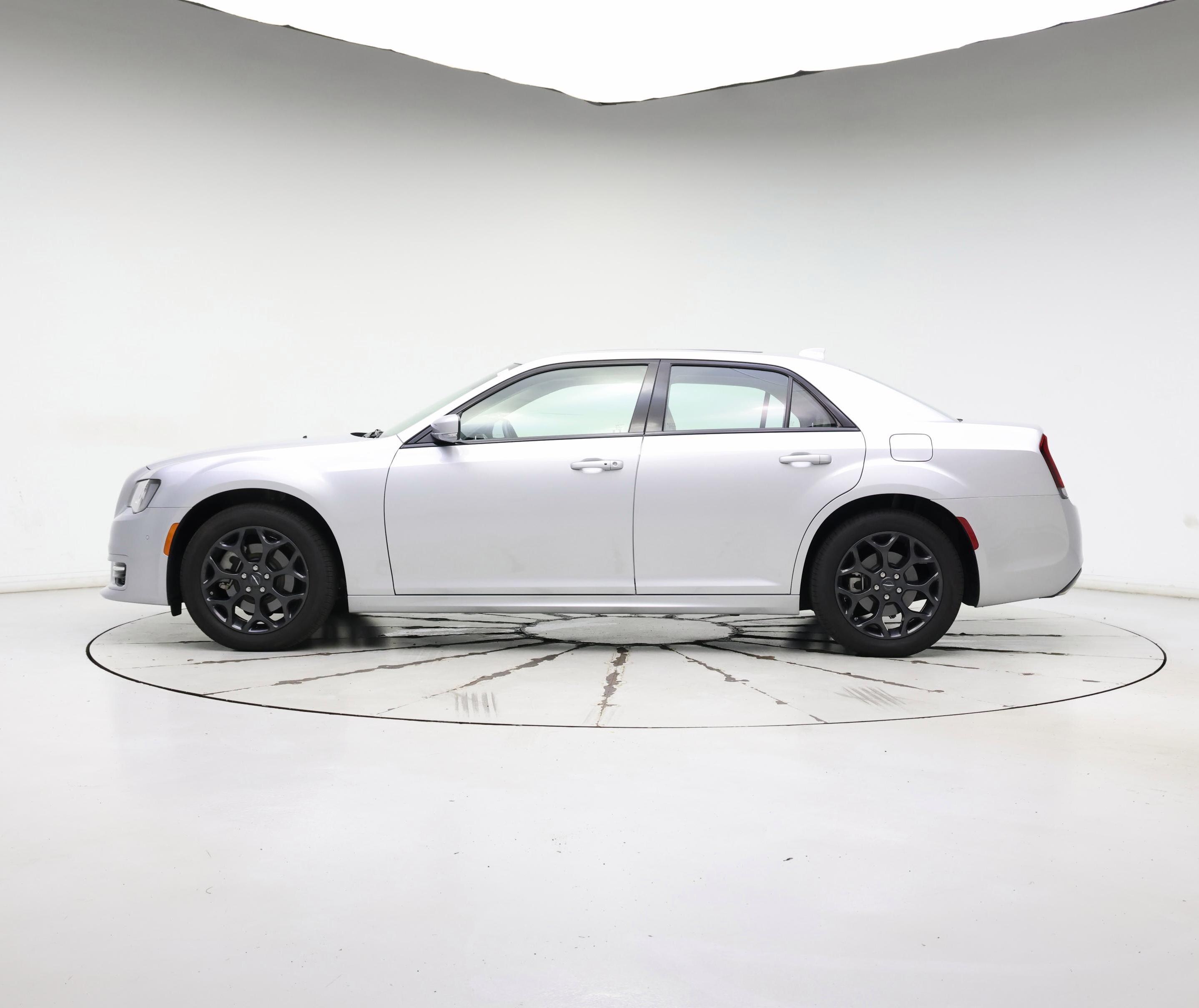 Thumbnail: 2022 Chrysler 300 - 3