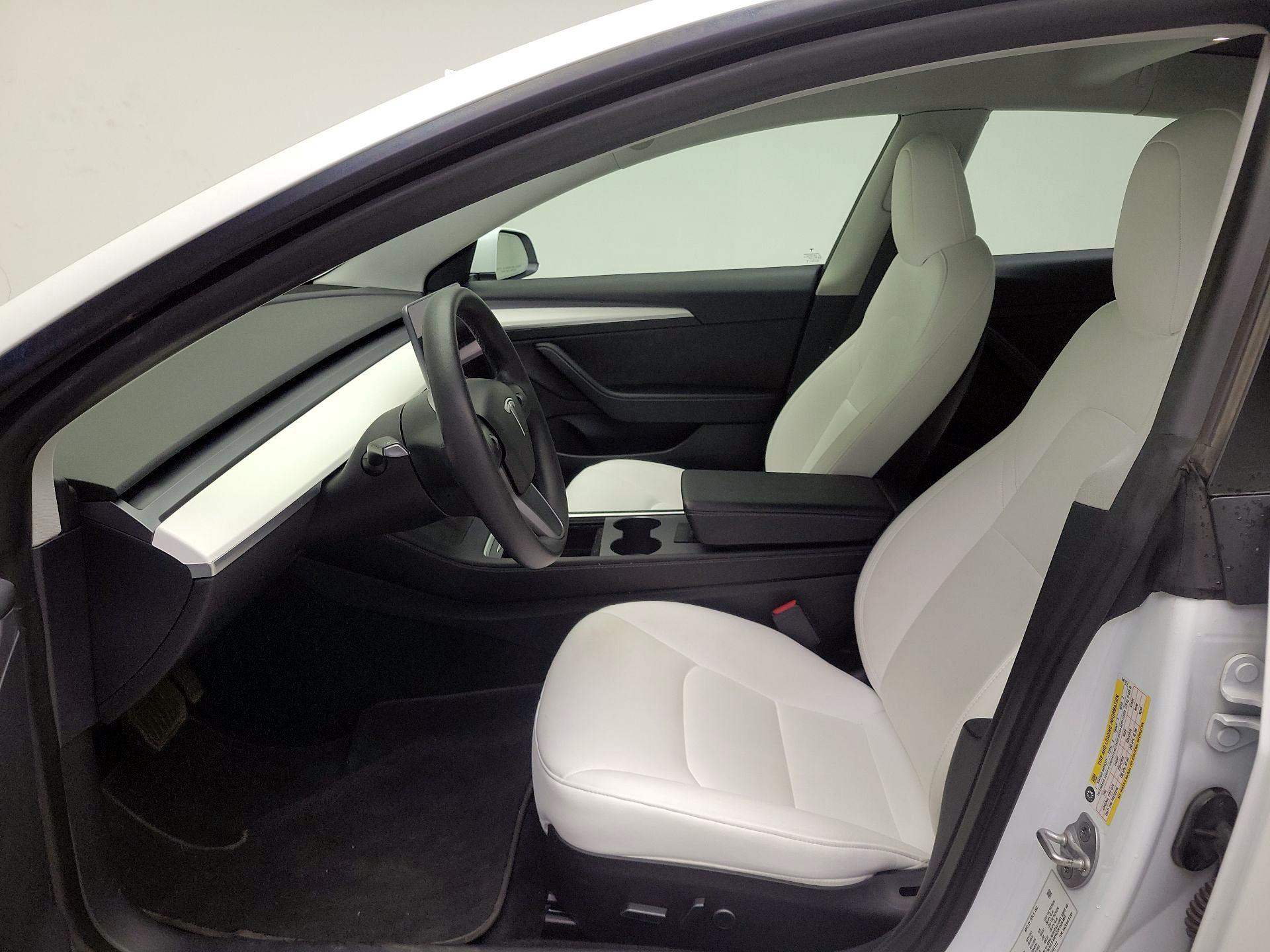 Thumbnail: 2022 Tesla Model 3 - 11