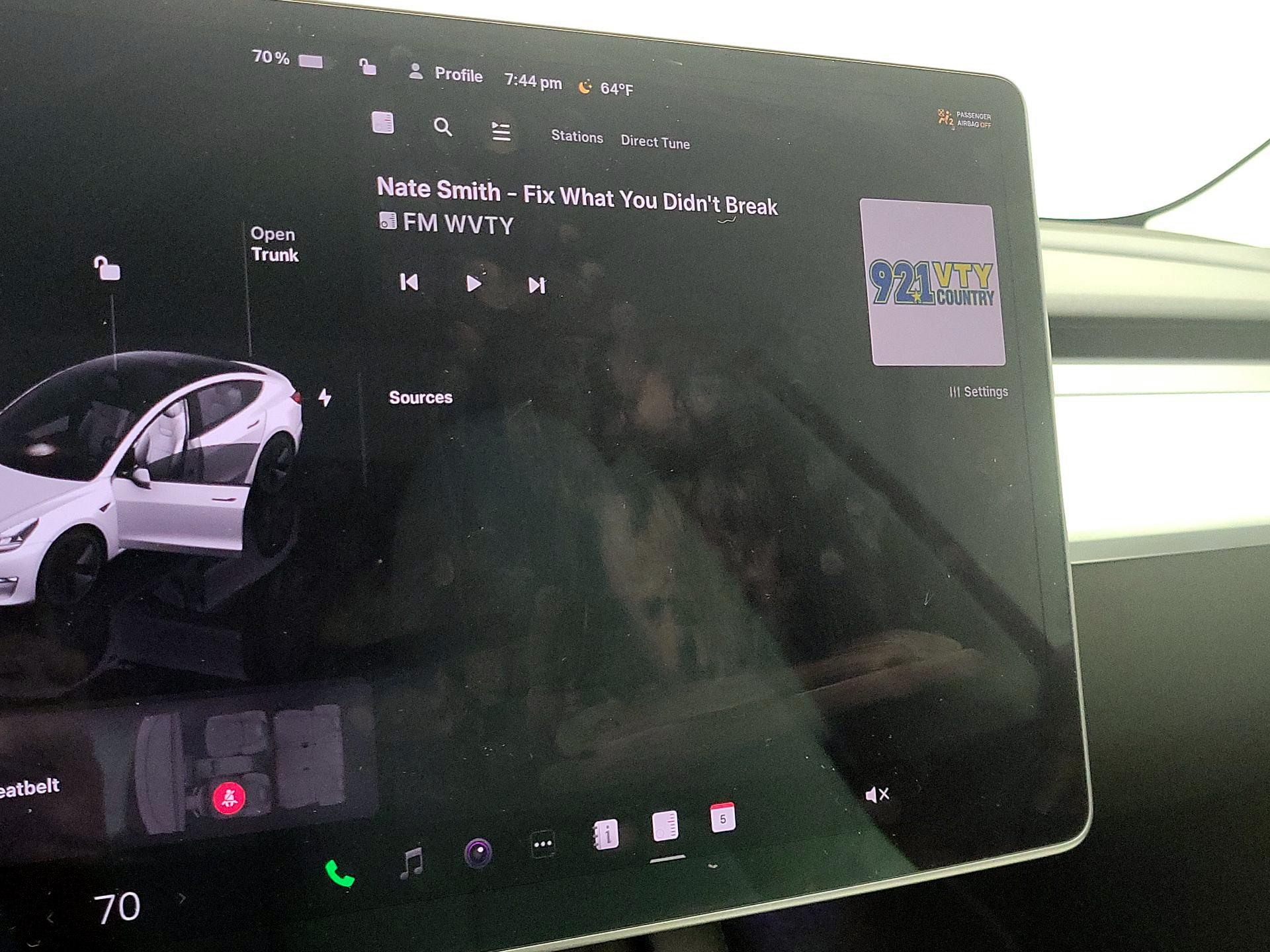 Thumbnail: 2022 Tesla Model 3 - 15