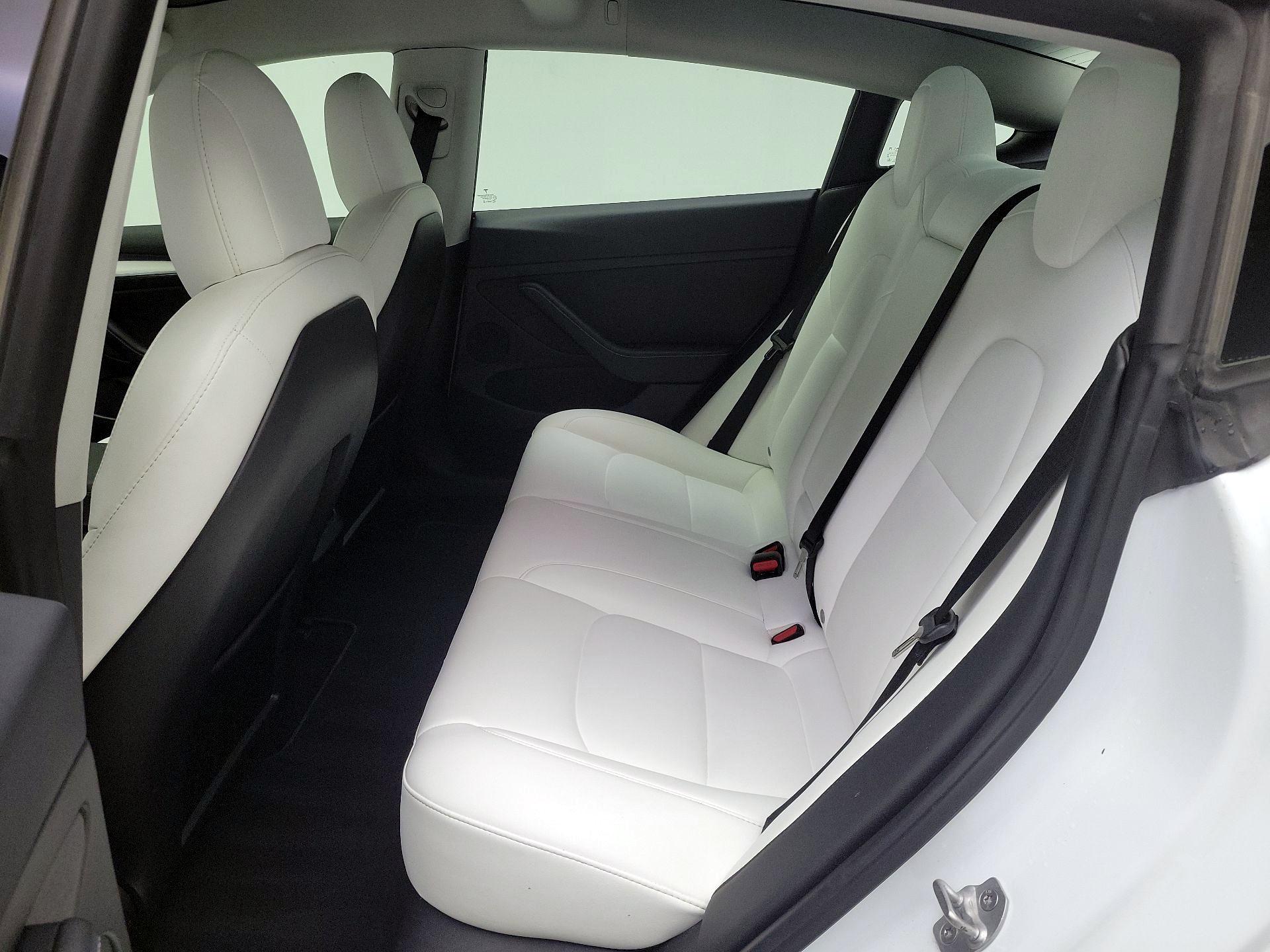Thumbnail: 2022 Tesla Model 3 - 19