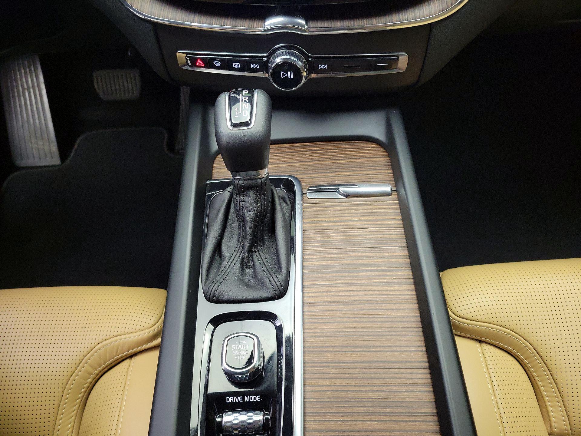 Thumbnail: 2021 Volvo XC60 - 18