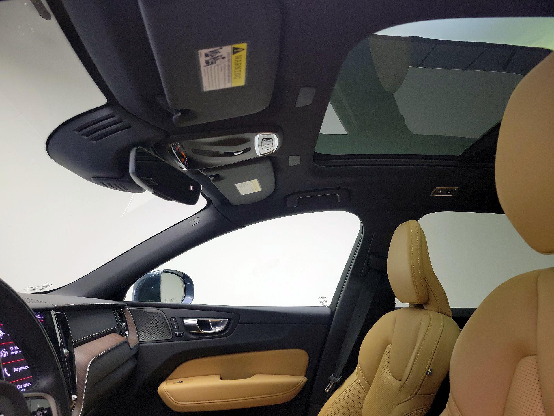 Thumbnail: 2021 Volvo XC60 - 20